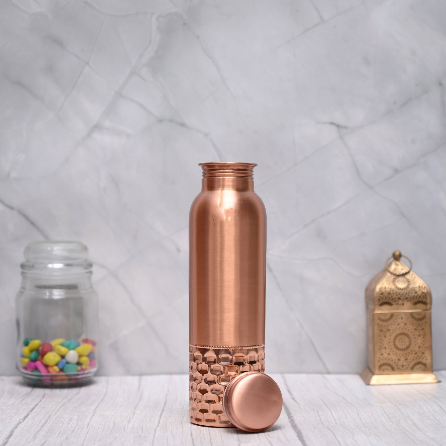 High Quality Pure Copper Water Bottle With Brick Hammered Design 950 ML – Image 2