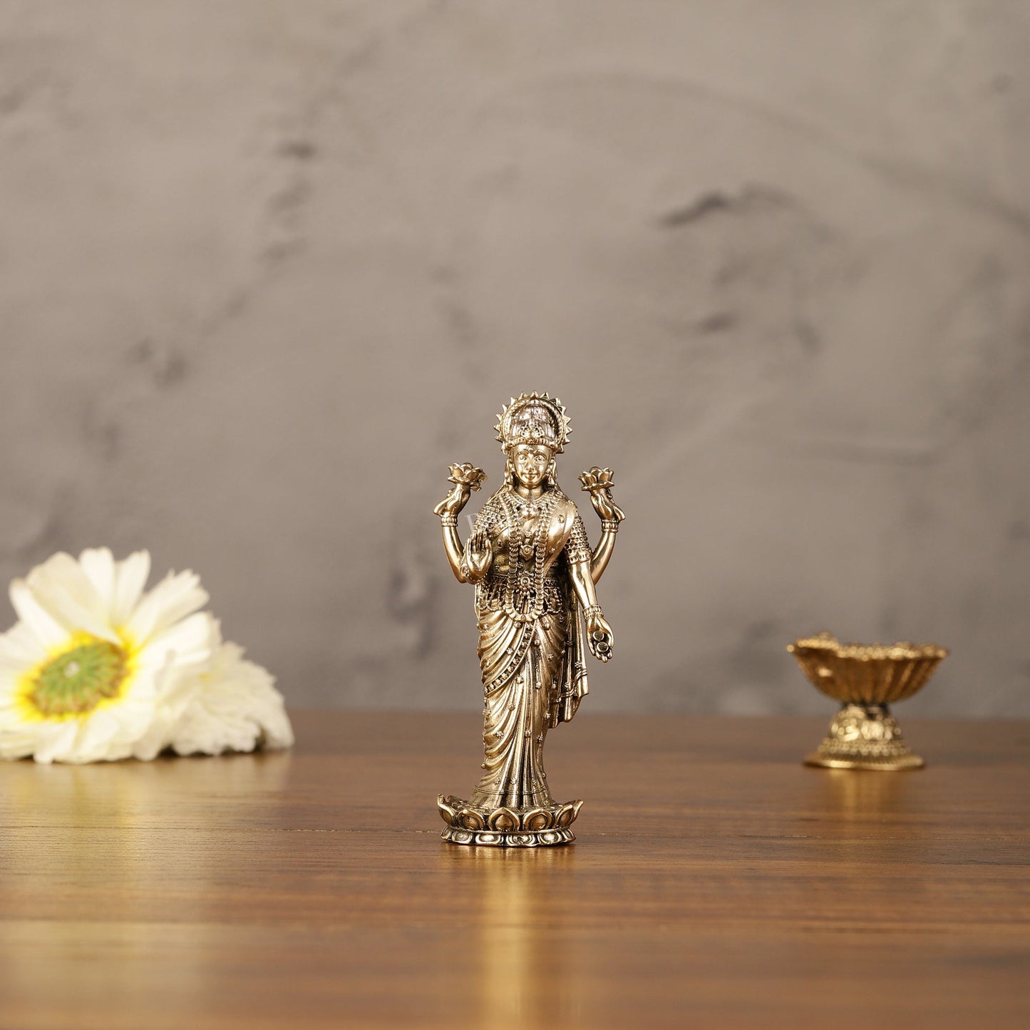 Pure brass lightweight Standing goddess Lakshmi idol 4" - Sama Homes Idol - Brass Sculpture
