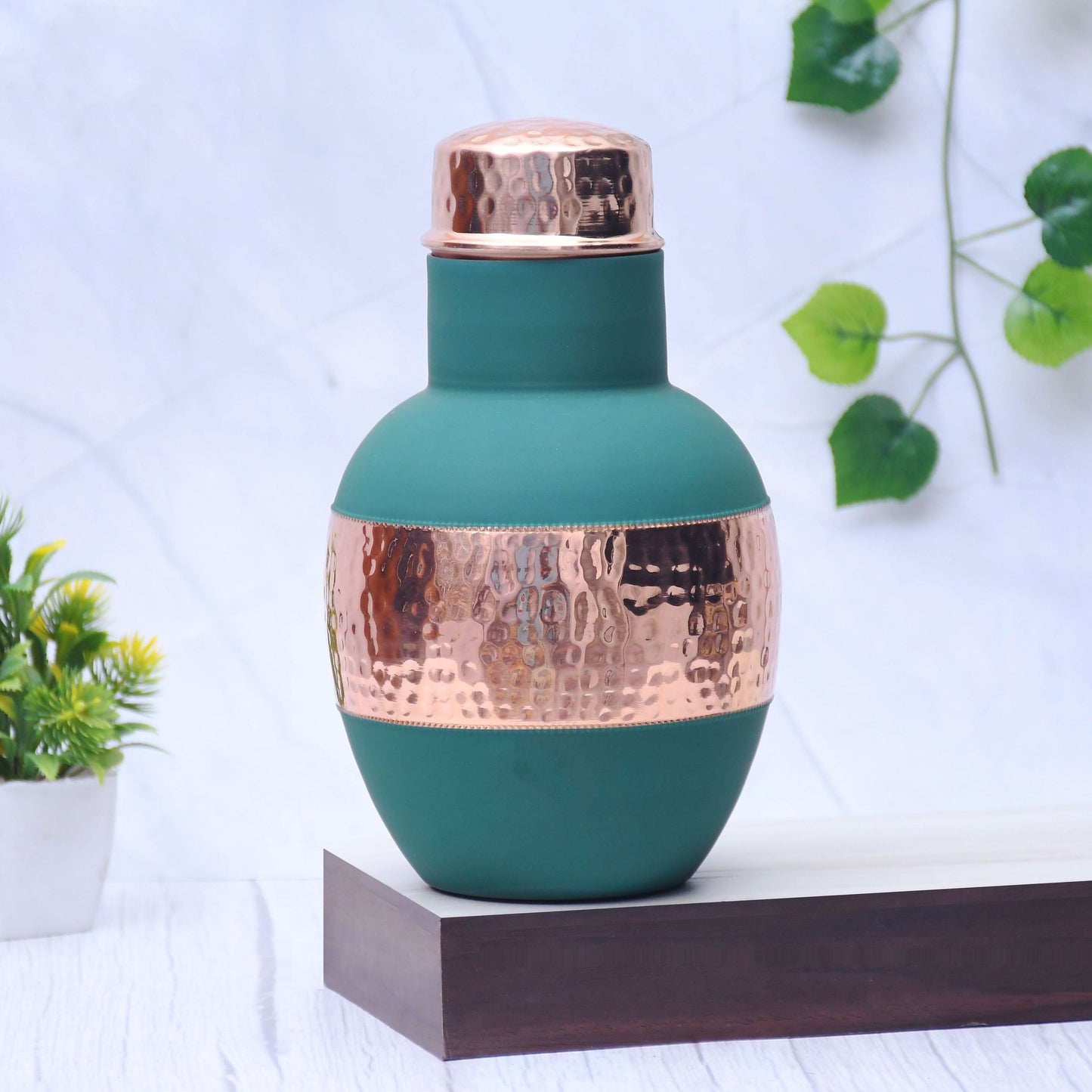 Pure Copper Silk Green Apple Pot with Inbuilt Glass Capacity 1200ML - Sama Homes