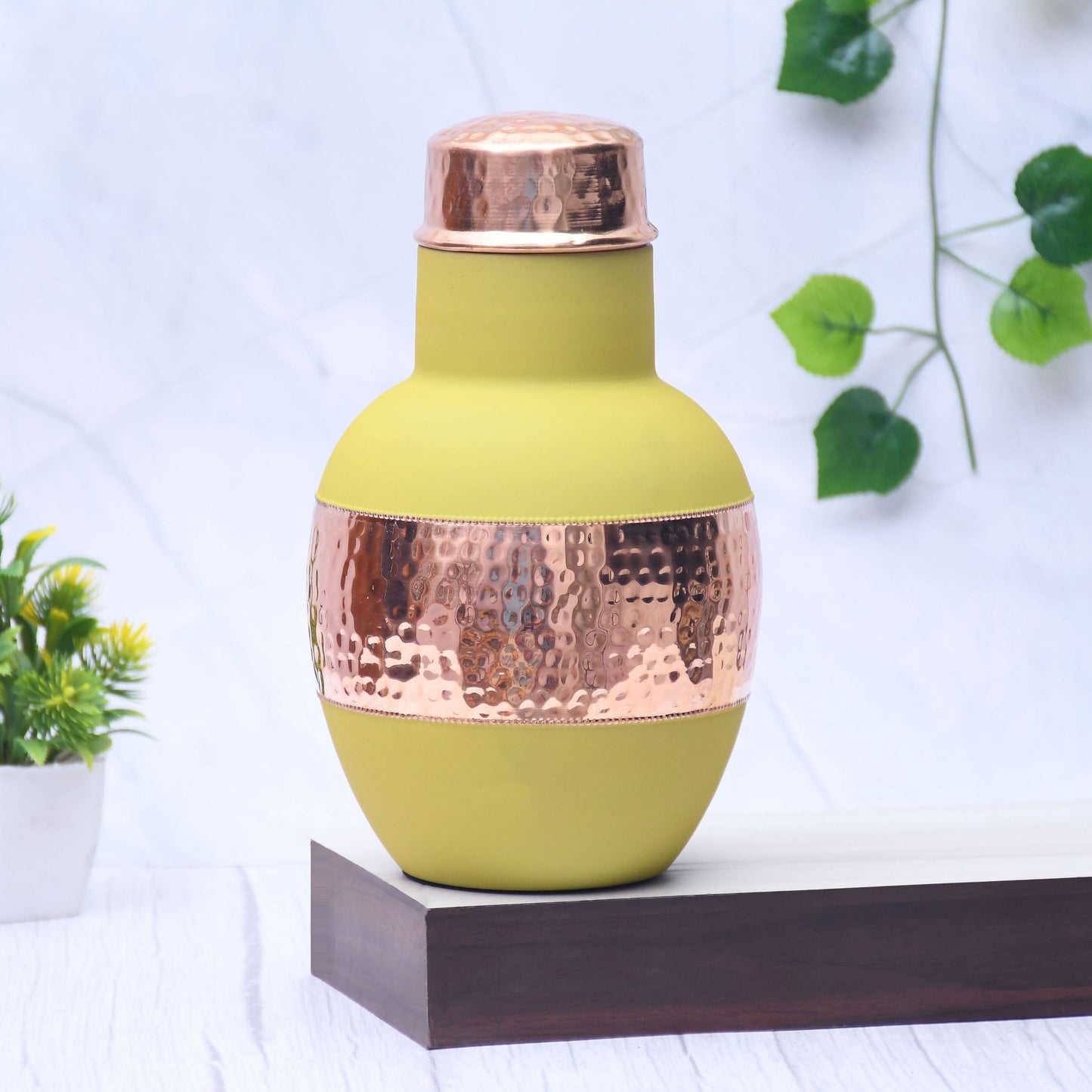 Pure Copper Silk Yellow Apple Pot with Inbuilt Glass Capacity 1200 ML - Sama Homes