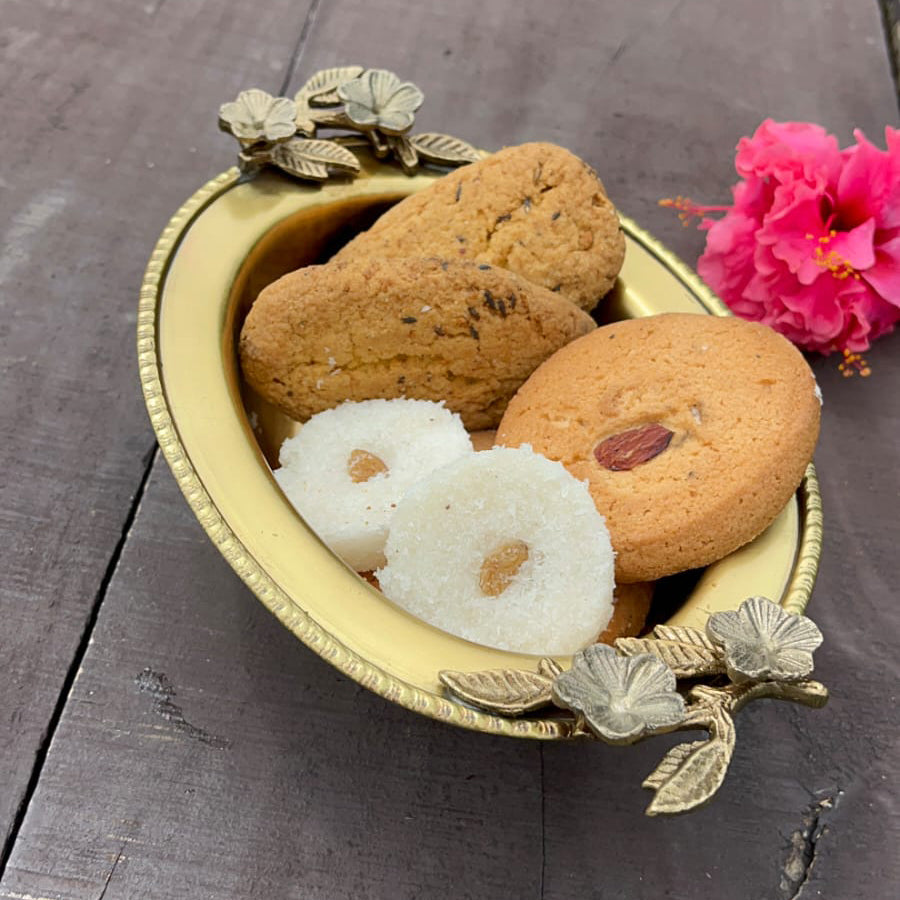 Brass Antique Snack Bowl with Elegant Flower Design | Handcrafted Decorative Serving Bowl for Parties & Home Decor - Sama Homes