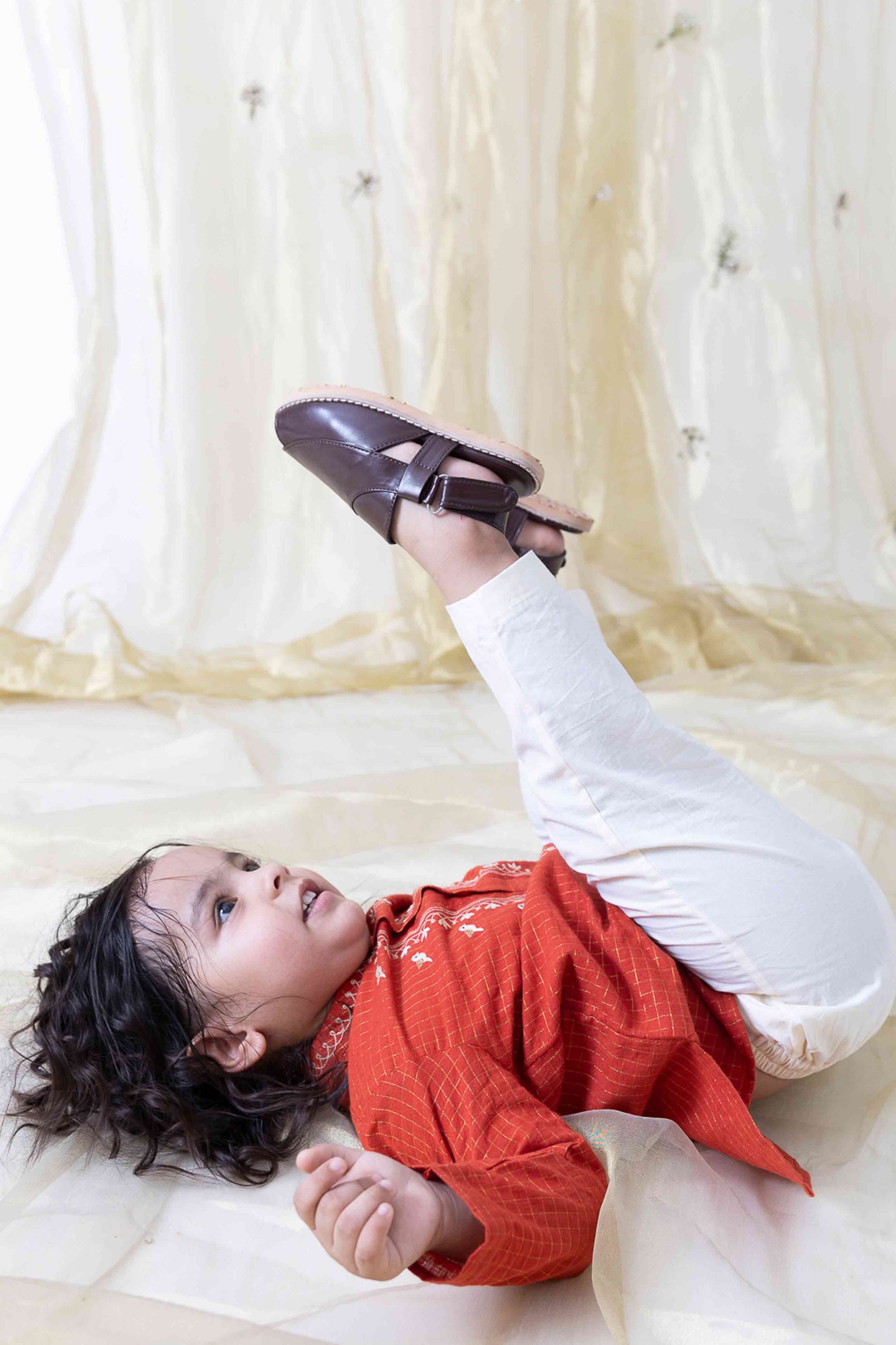 Chidiya Udd Zari Kurta Set - Red - Image 4