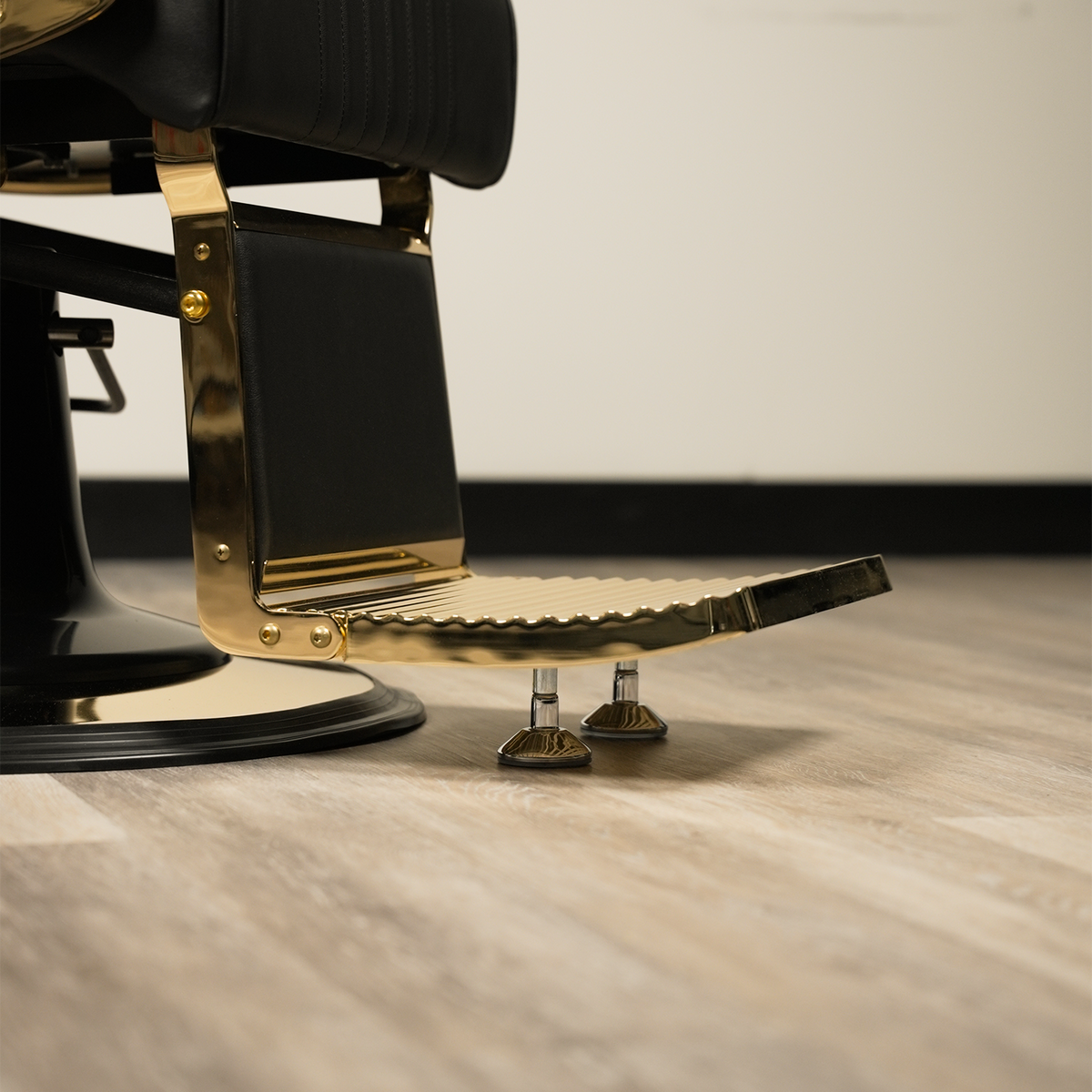 Amiri Barber Chair