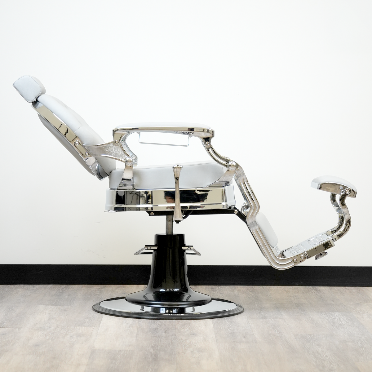 Santana Silver Barber Chair by Elite - Sustainable Living (View 13)