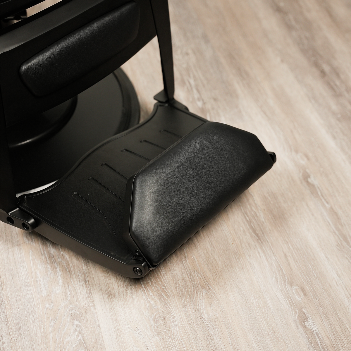 Sidara Barber Chair by LEVANT BARBER EQUIPMENT - Sustainable Living (View 18)