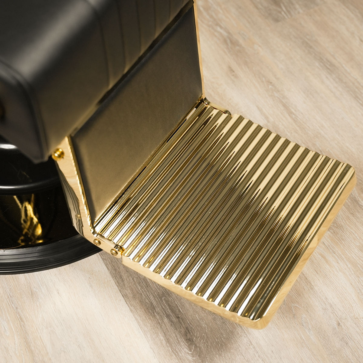Amiri Barber Chair by LEVANT BARBER EQUIPMENT - Sustainable Living (View 19)