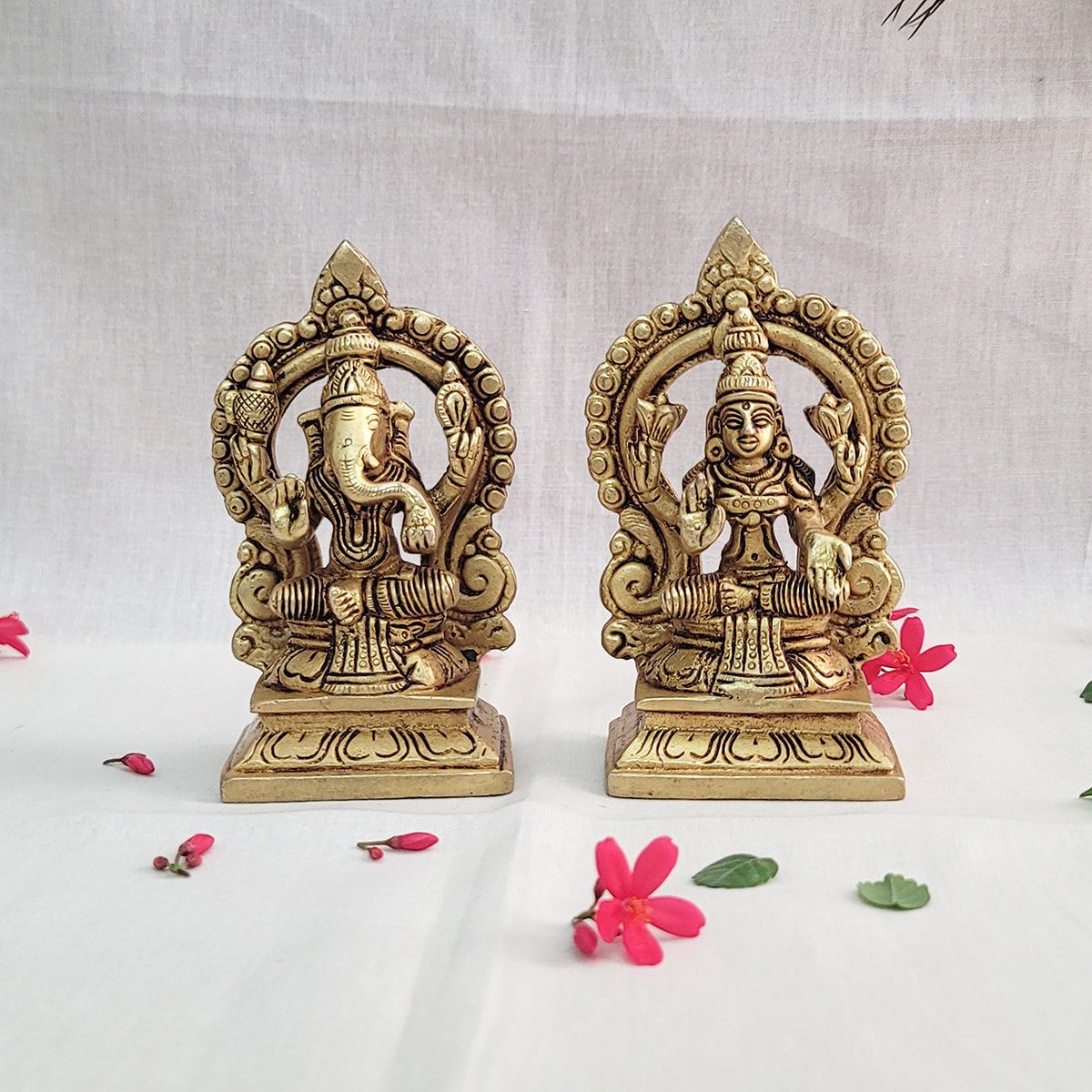 Brass Ganesh and Lakshmi Idol Set – 5 Inch Antique Finish | Handmade Hindu Deity Statues for Pooja, Diwali, and Home Decor | Premium Sculpture Gift Set – Image 2 - Image 2