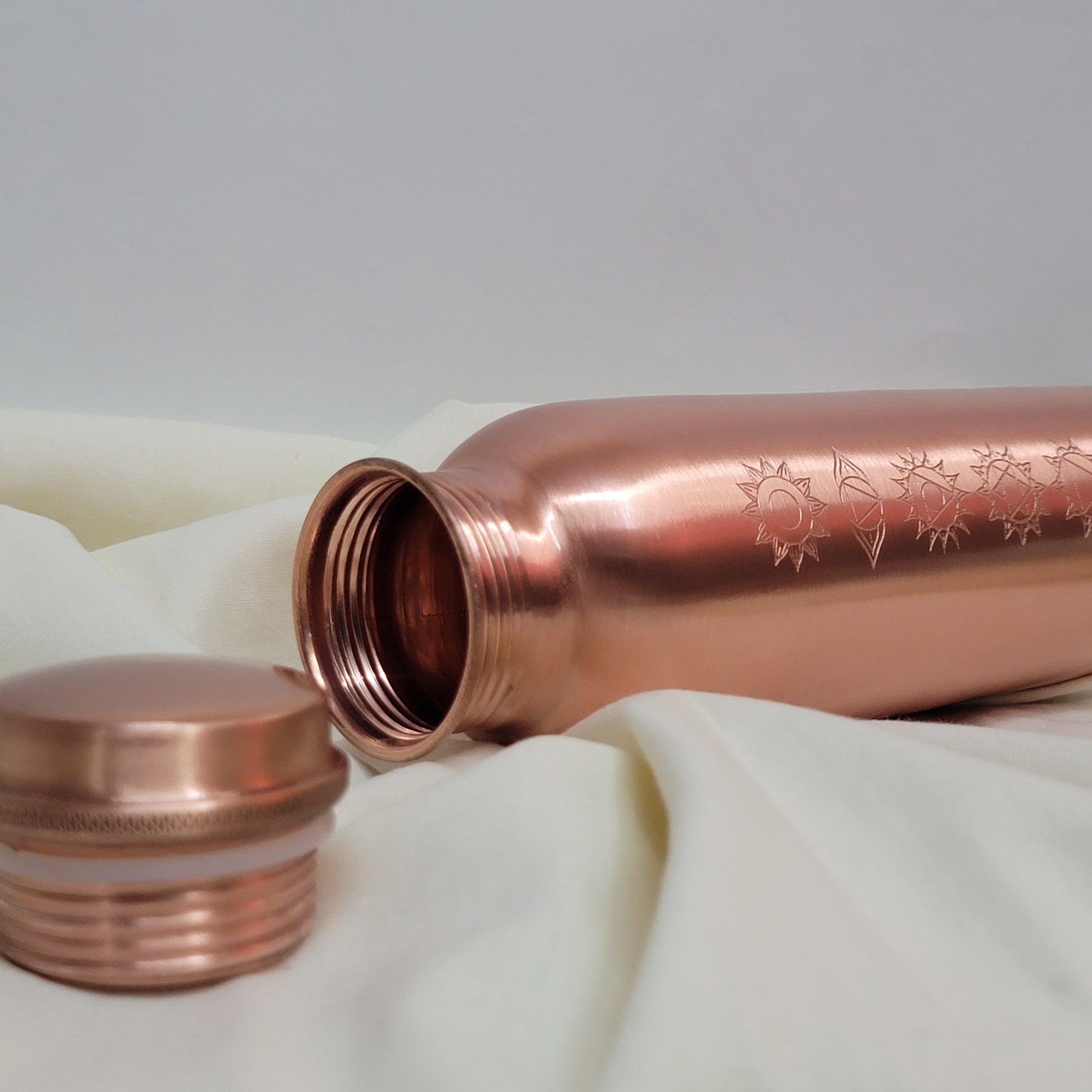 SAMA Homes 7-Chakra Engraved Pure Copper Water Bottle (1L) – Unlined Ayurvedic Hydration - Image 10