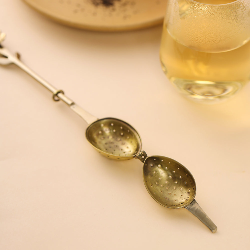 Handcrafted Brass Flower Handle Tea Infuser – 1 Inch | Reusable Loose Leaf Tea Strainer – Image 4