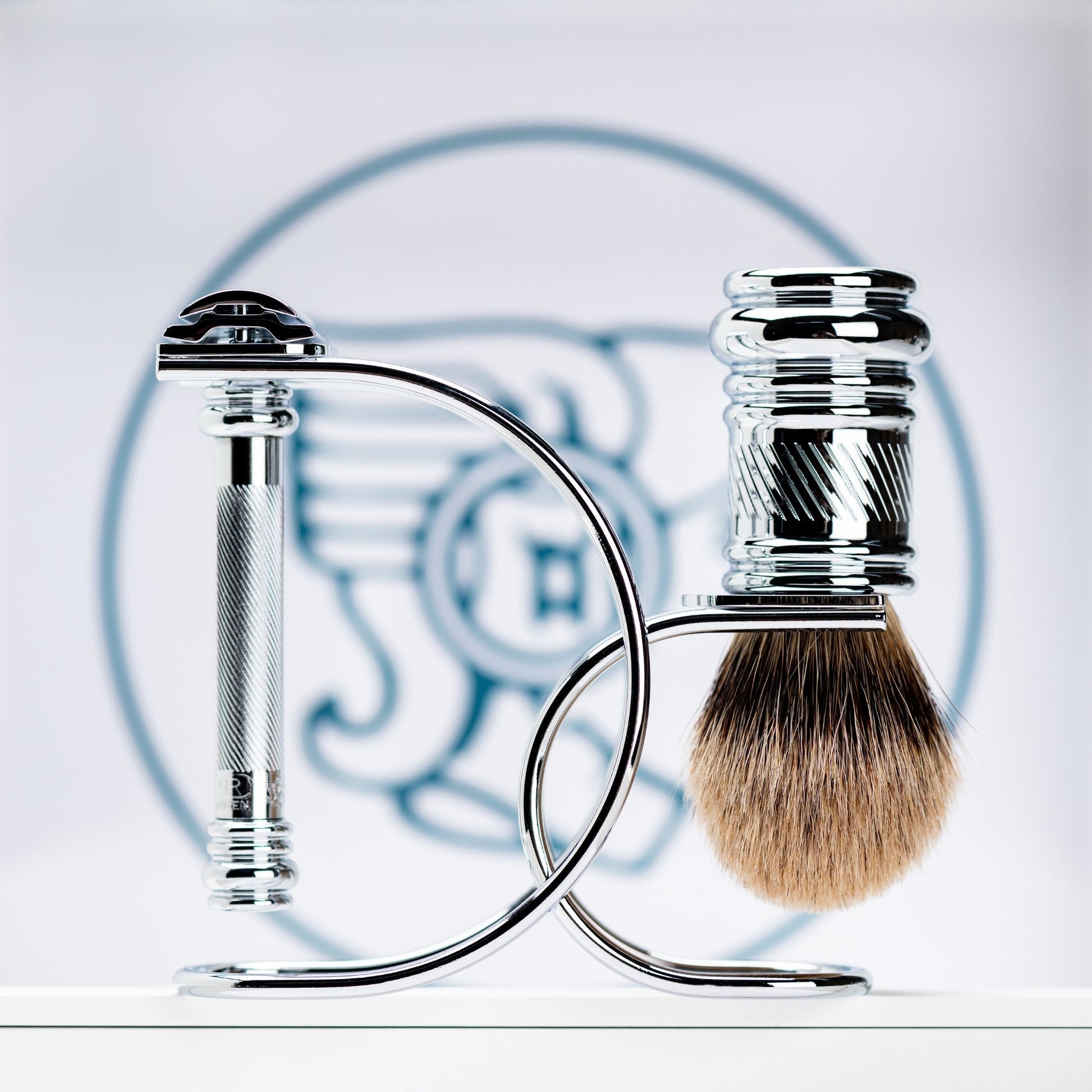 Merkur Shaving Set with MK-38001 Razor, Silver Tip Badger Brush and Curved 3-piece Stand, Chrome - Image 2