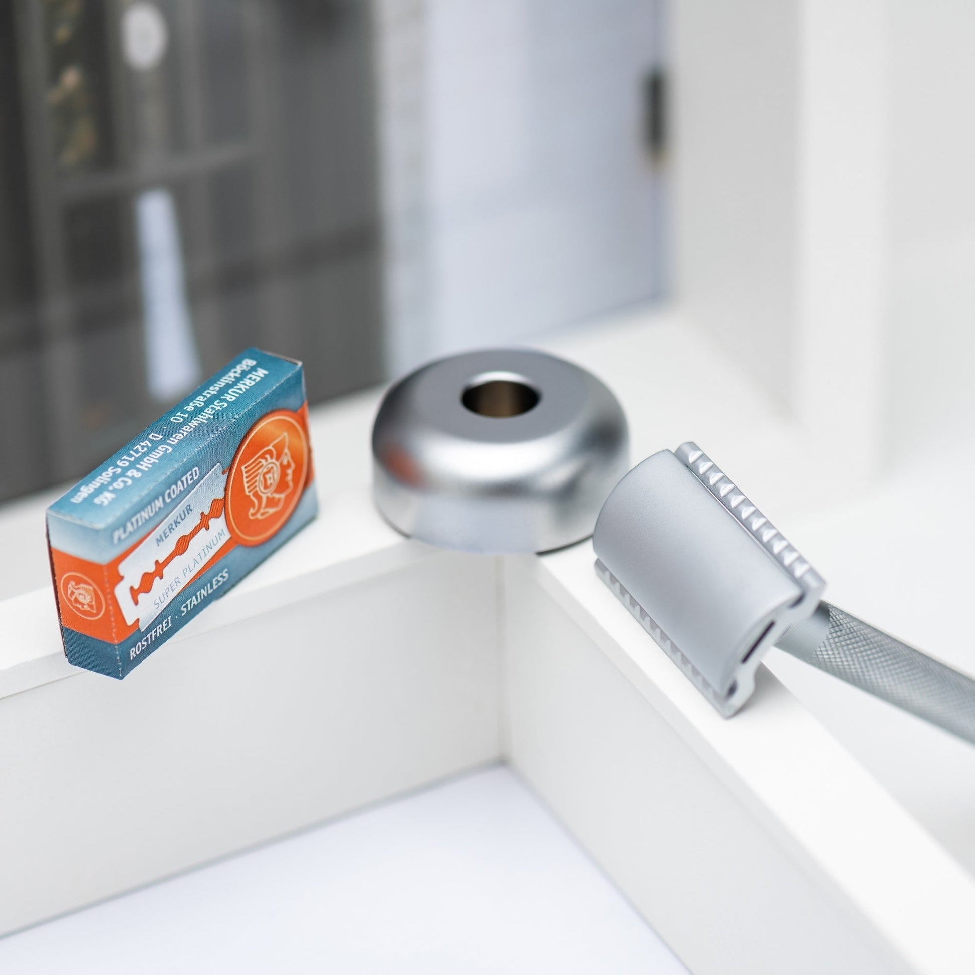 Merkur Razor Set 2-pieces (Razor 22 002 and Stand 4005 002), Matt Chrome, MK-2281002 - Image 2