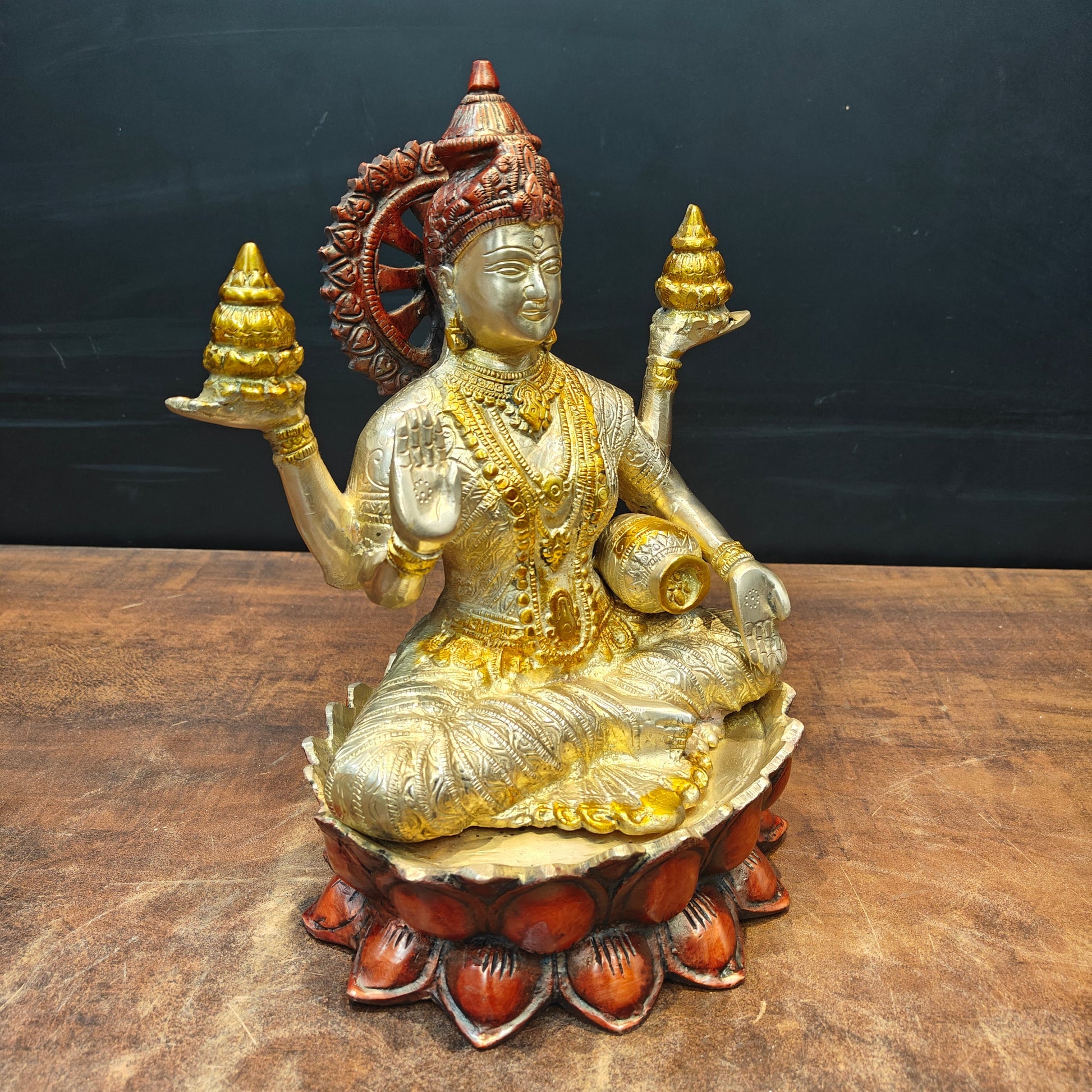 The Auspicious Image of Goddess Lakshmi Statue 1 Feet - Image 3