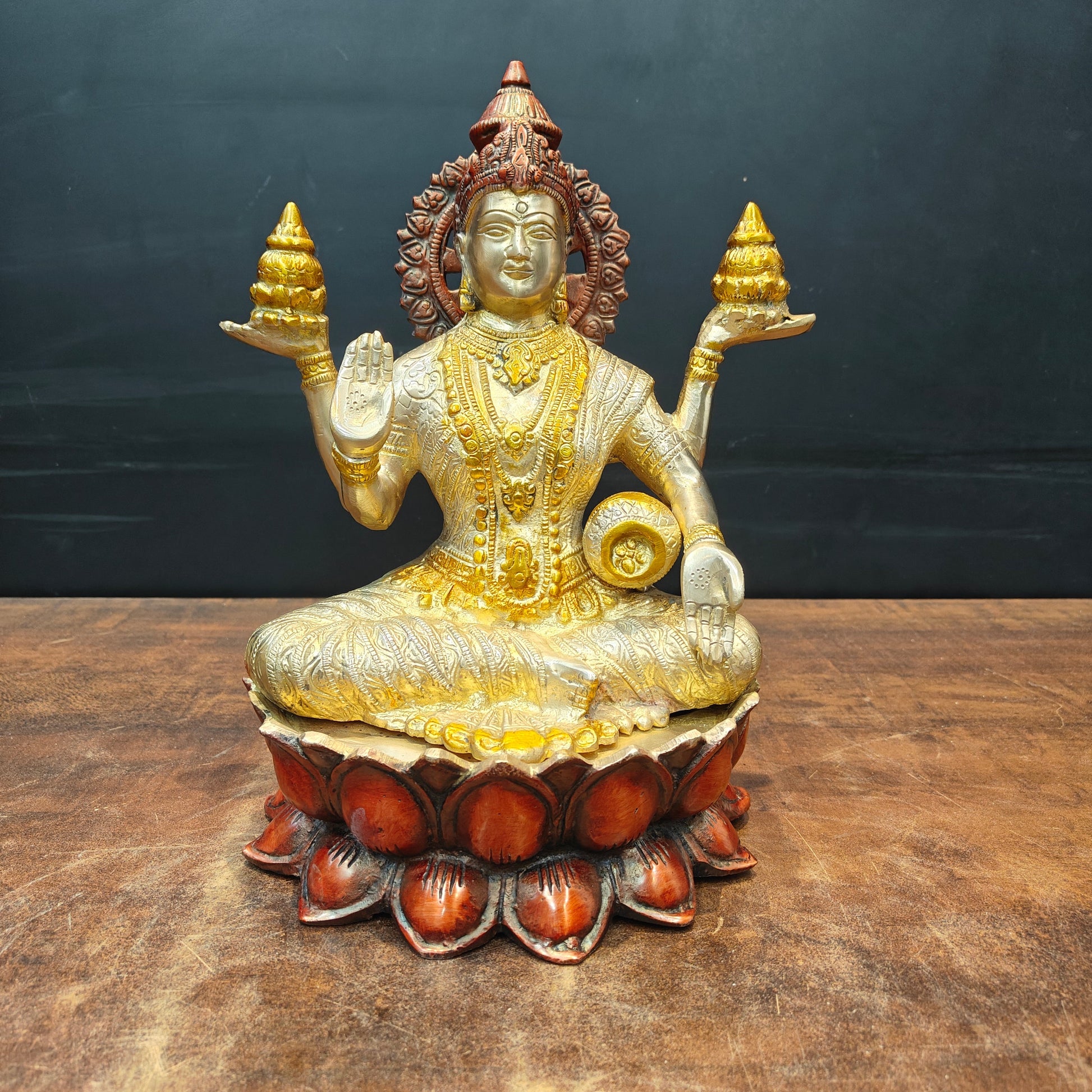 The Auspicious Image of Goddess Lakshmi Statue 1 Feet - Image 6
