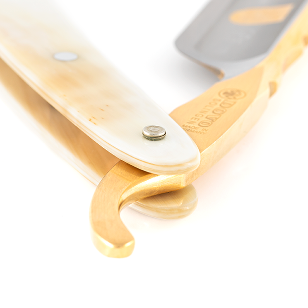 Dovo Straight Razor, Buffalo Horn, 6/8 by Dovo - Straight Razor (View 5)