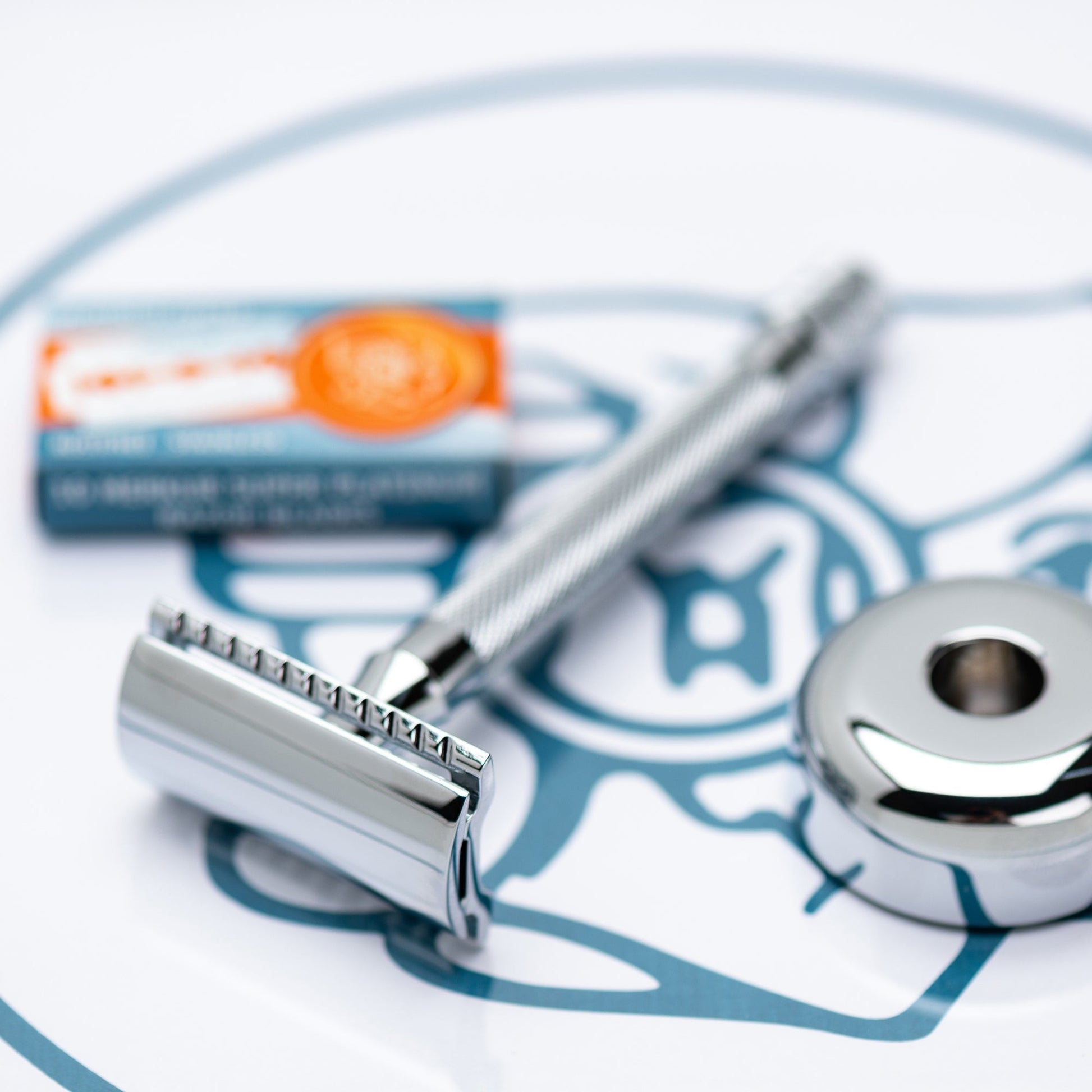 Merkur Razor Set 2-pieces ( Razor 23 001, and Stand 4005 001), Bright Chrome, MK-2381001 - Eco-friendly - Sama Homes