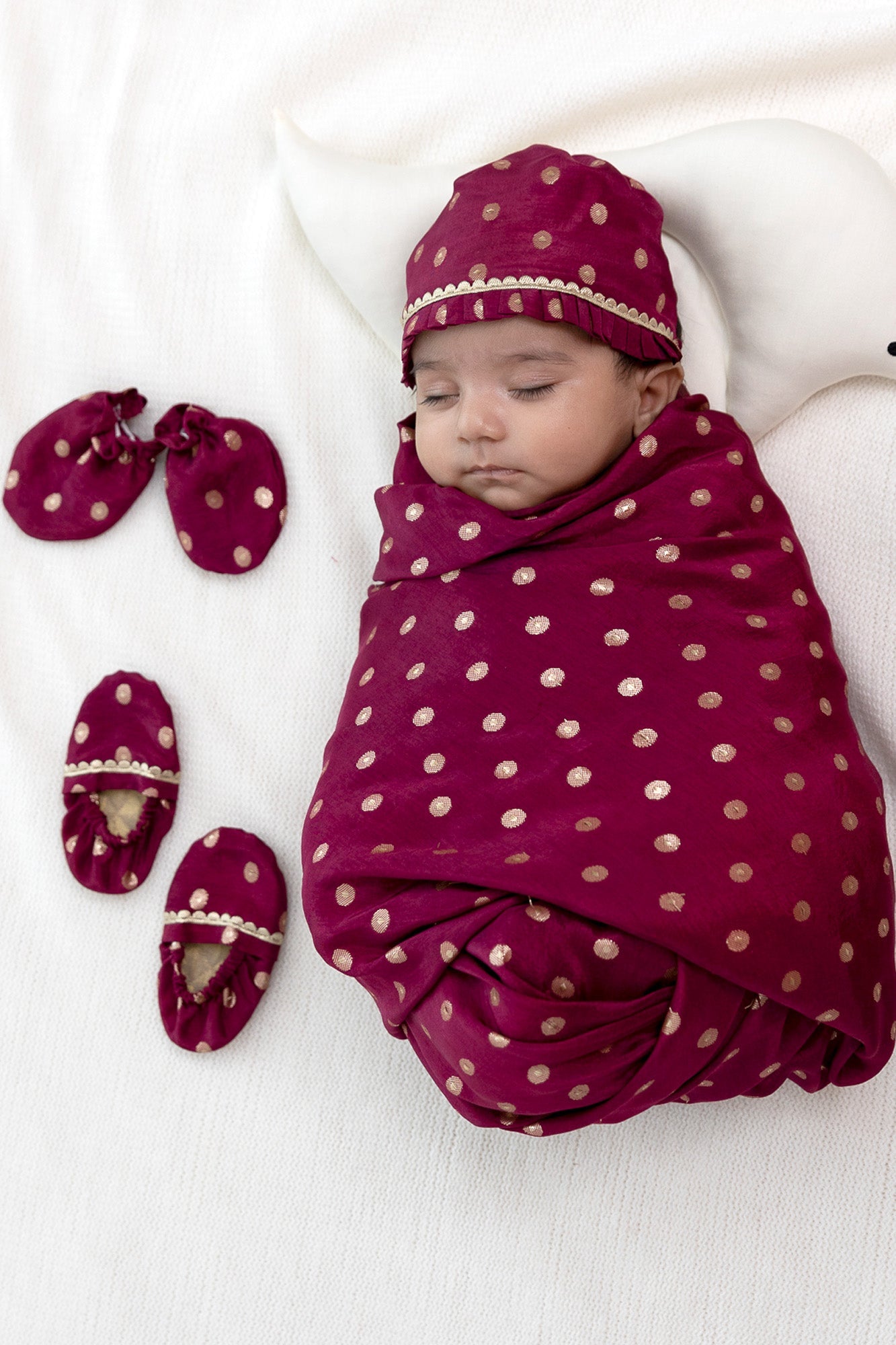 Baby Soft Brocade Booties Mittens And Cap Set - Eco-friendly - Sama Homes