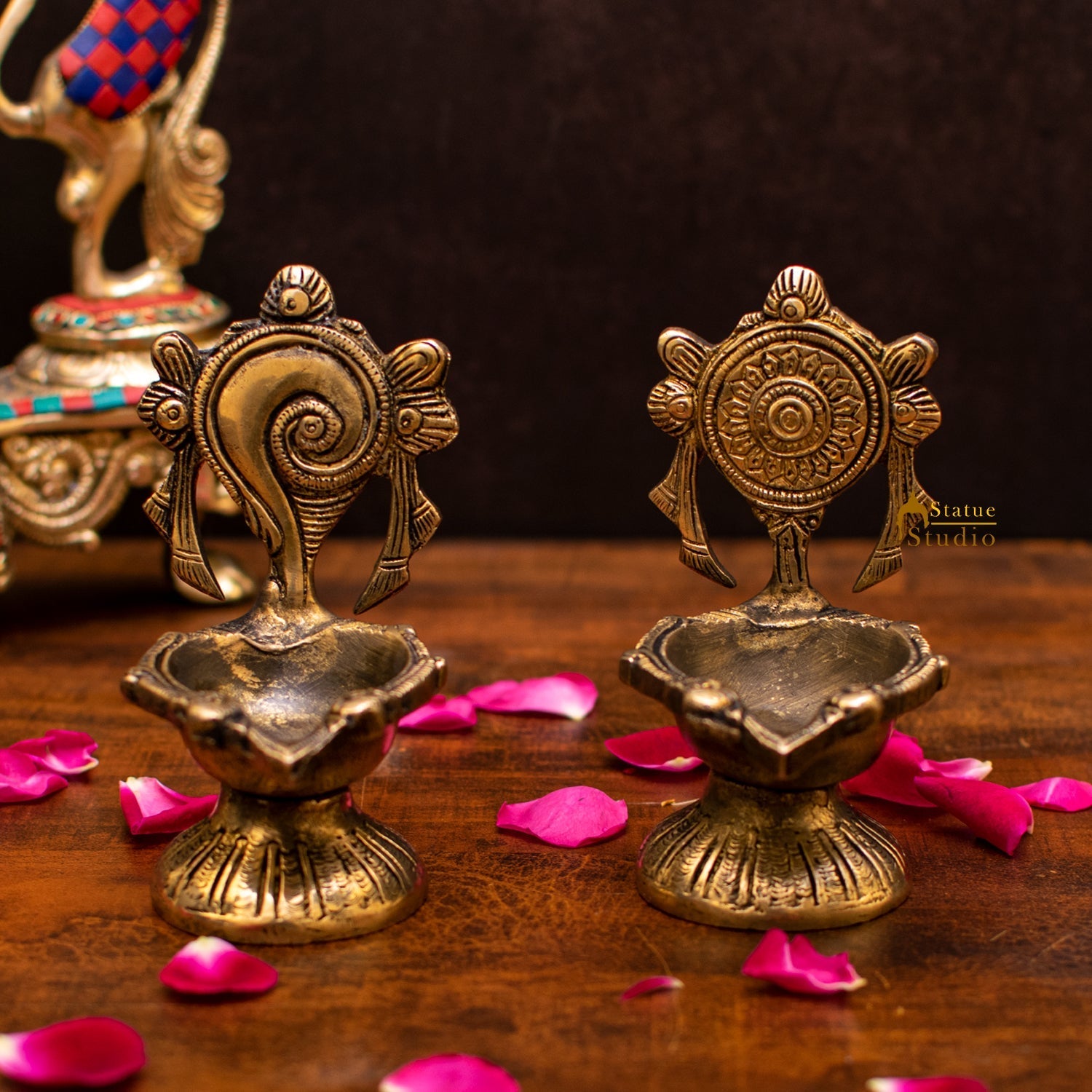 Brass Shankh Chakra Diya Lamp 5 Inch - Image 4