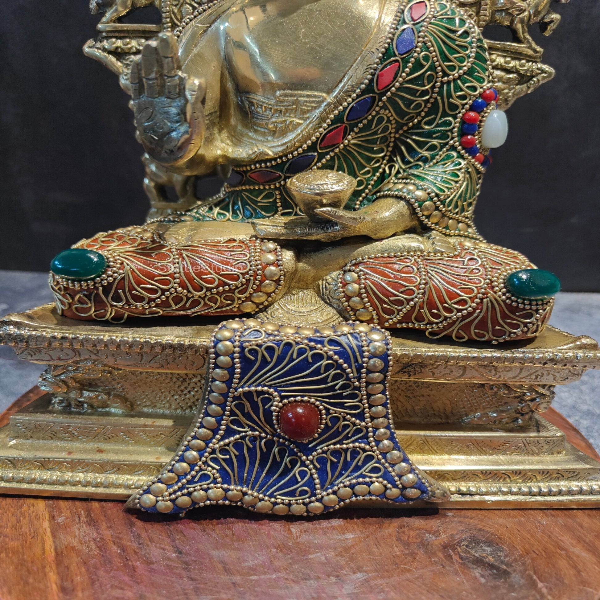 Brass Buddha Seated on Engraved Aasan and Arch With Stone Work 1 Feet - Image 6