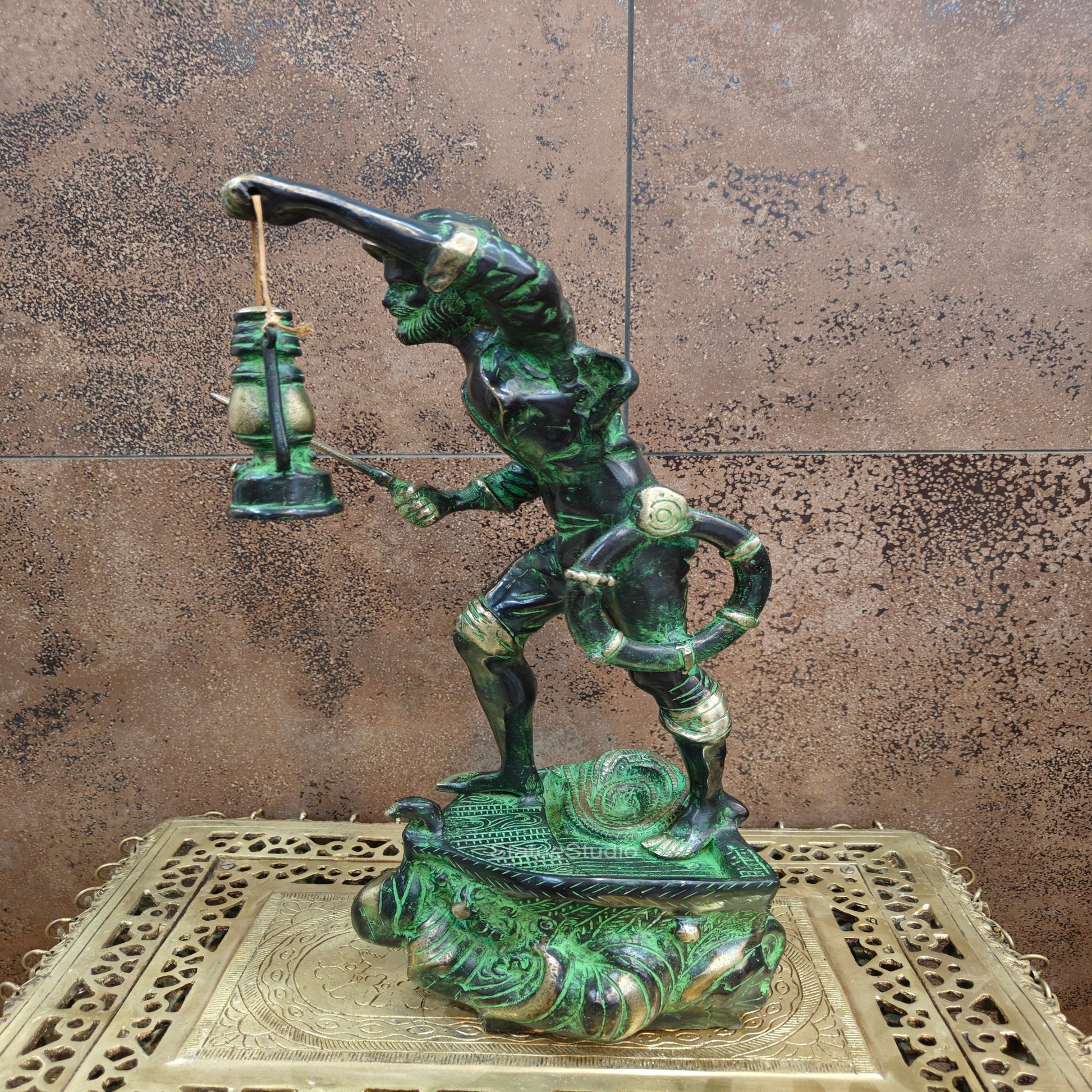 Brass Pirate Warrior Decor Showpiece With Lantern and Sword 1.5 Feet - Image 6