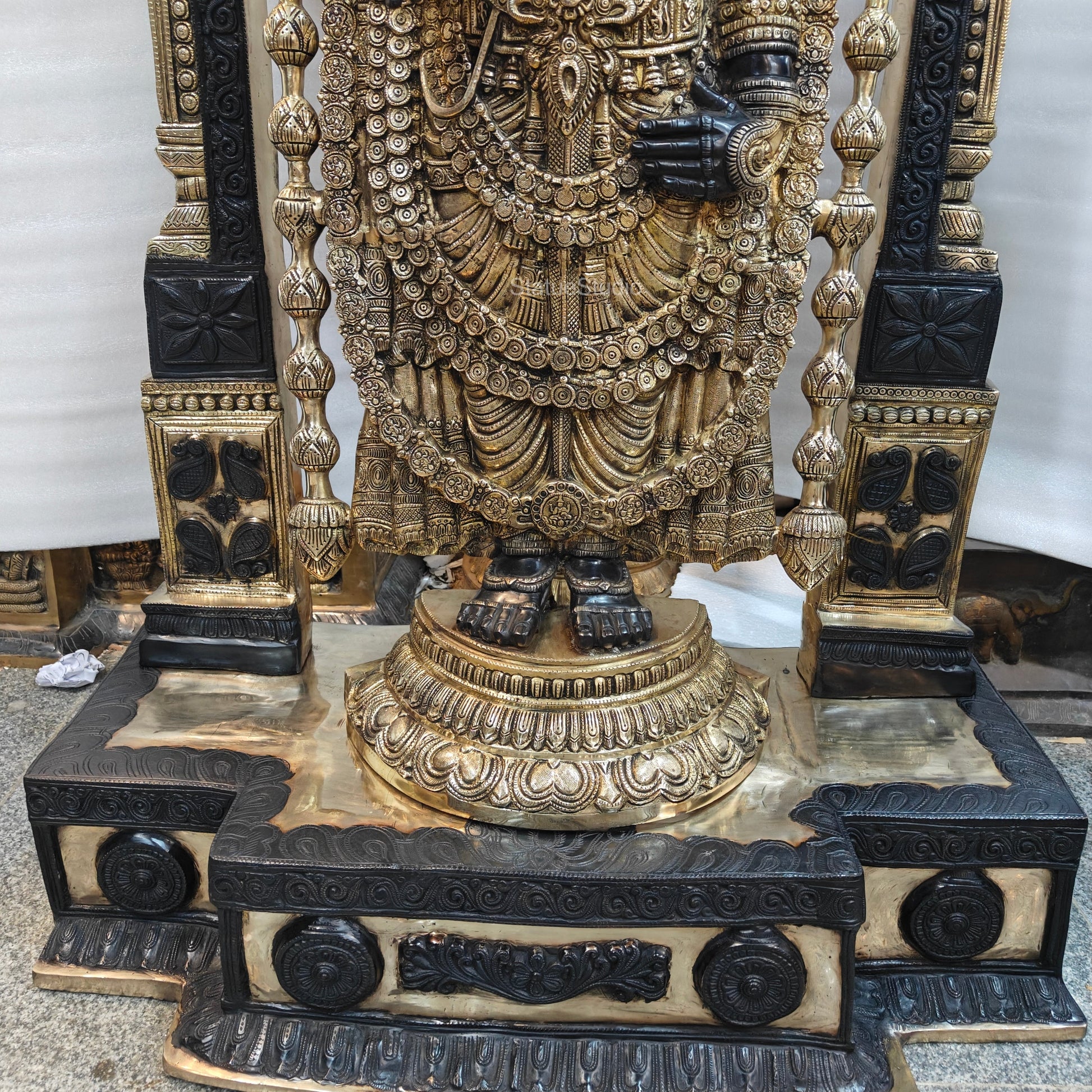 Brass Tirupathi Balaji Idol Large Size 5 Feet - Image 17