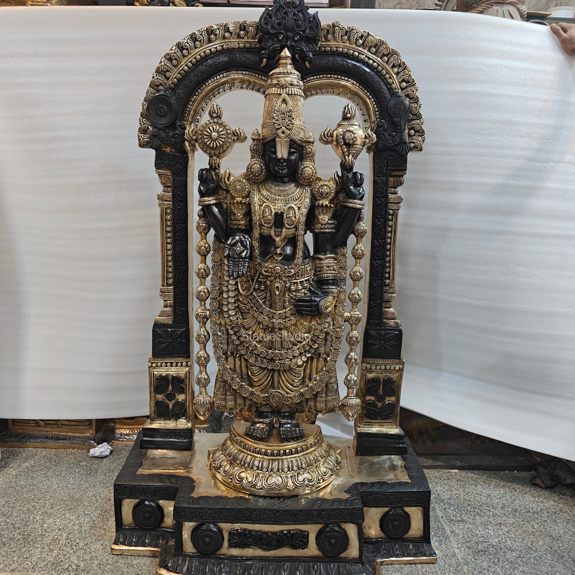 Brass Tirupathi Balaji Idol Large Size 5 Feet - Image 12