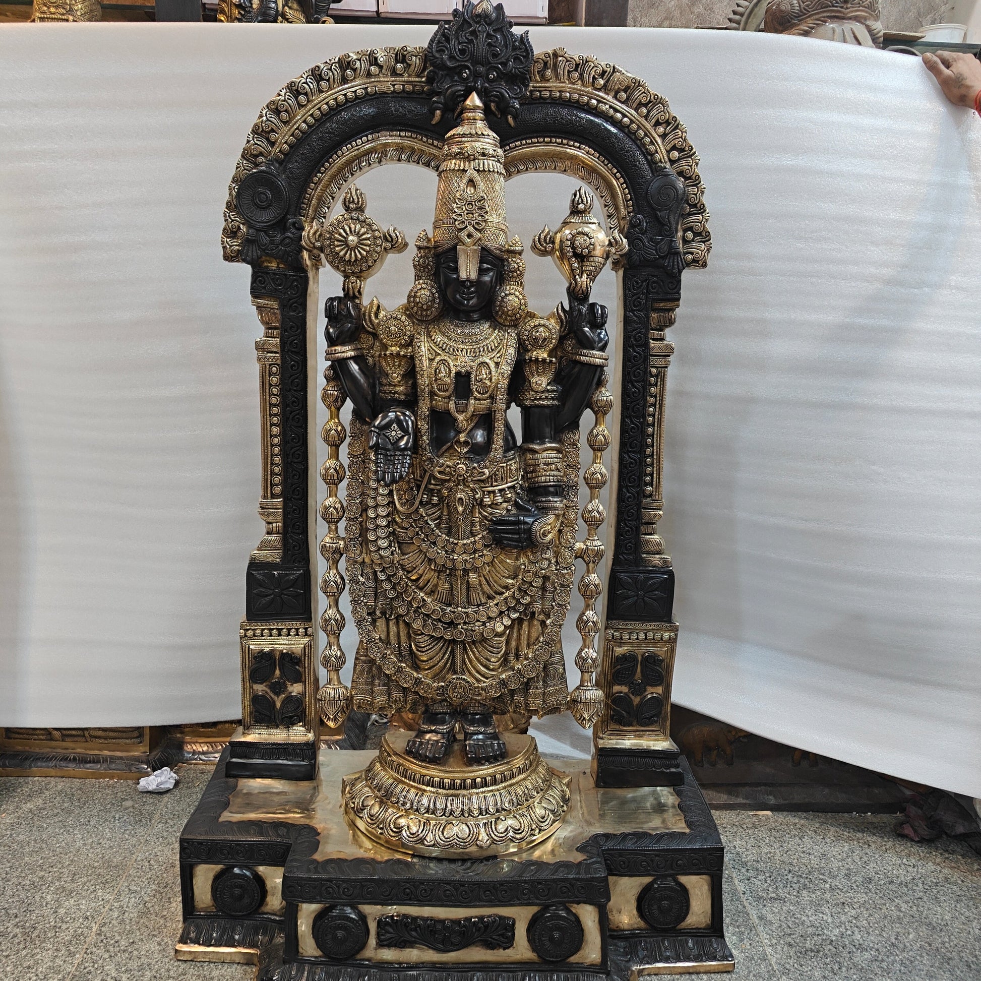 Brass Tirupathi Balaji Idol Large Size 5 Feet - Image 11