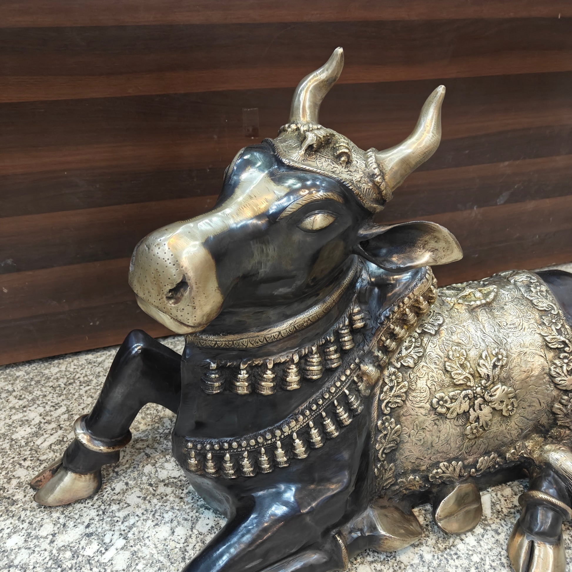 Brass Large Nandi Sculpture Antique Finish 33 inch - Image 5