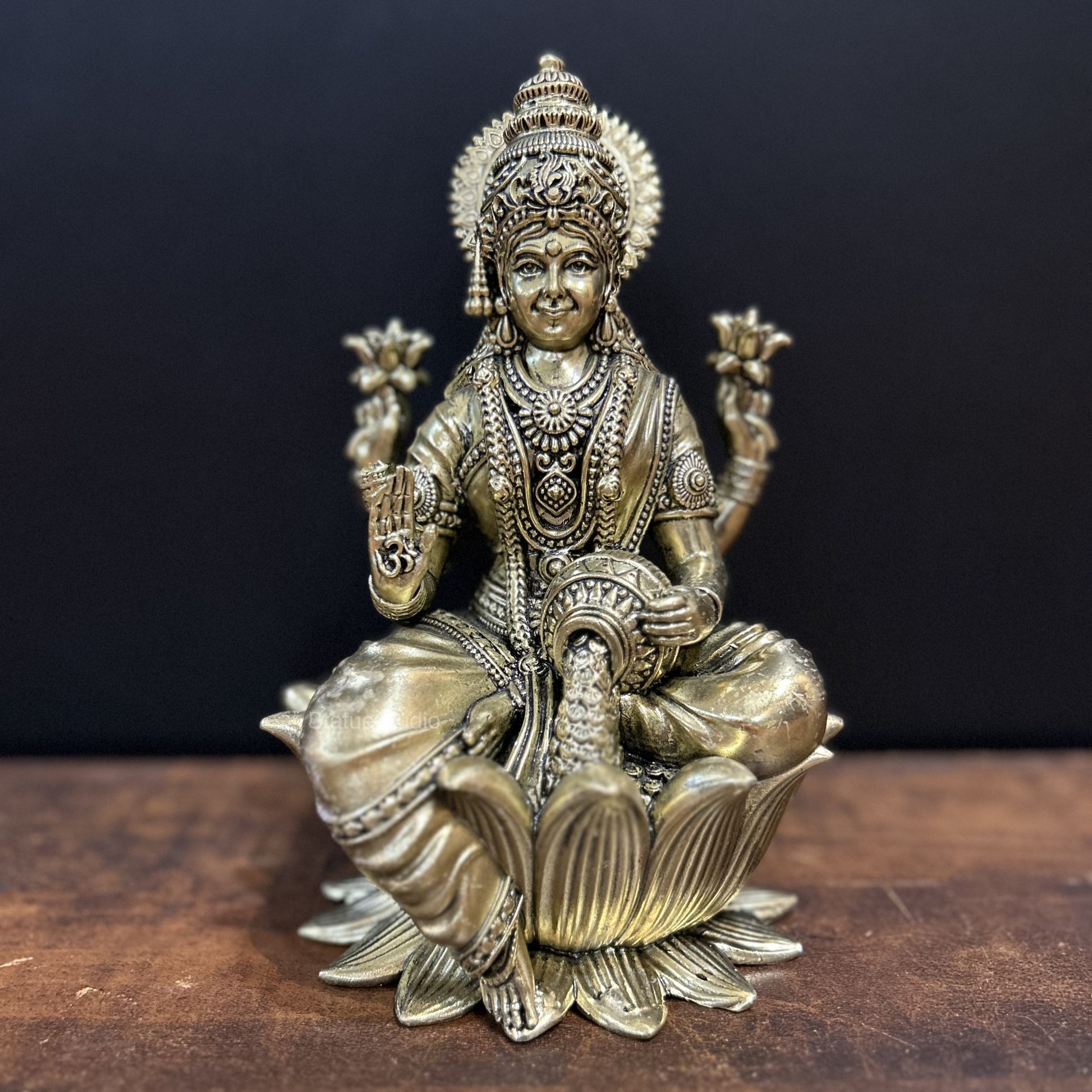 Pure Brass Superfine Goddess Lakshmi Idol 7.5 Inch - Image 3