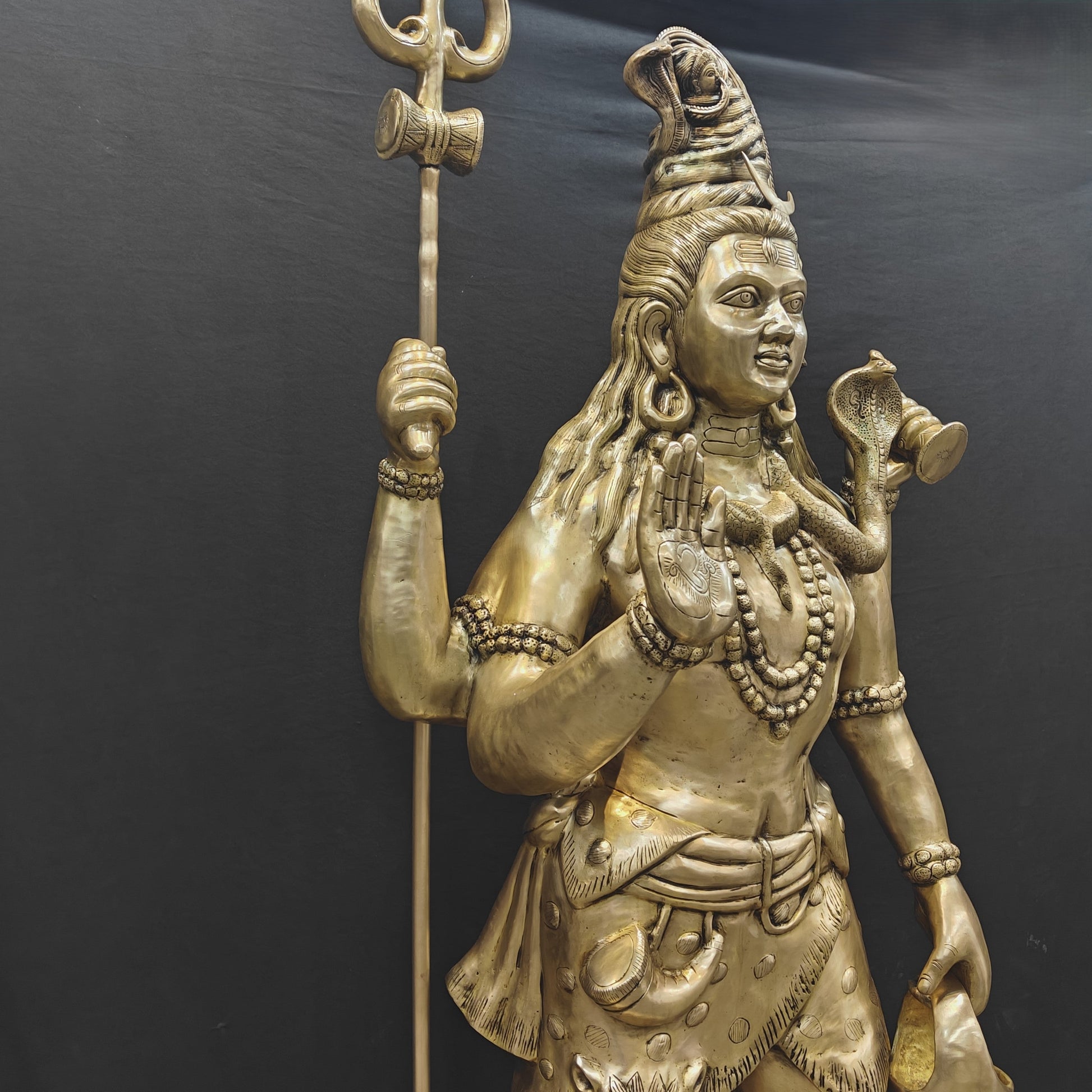 Brass Large Majestic Standing Lord Shiva Statue 7 Feet - Image 4