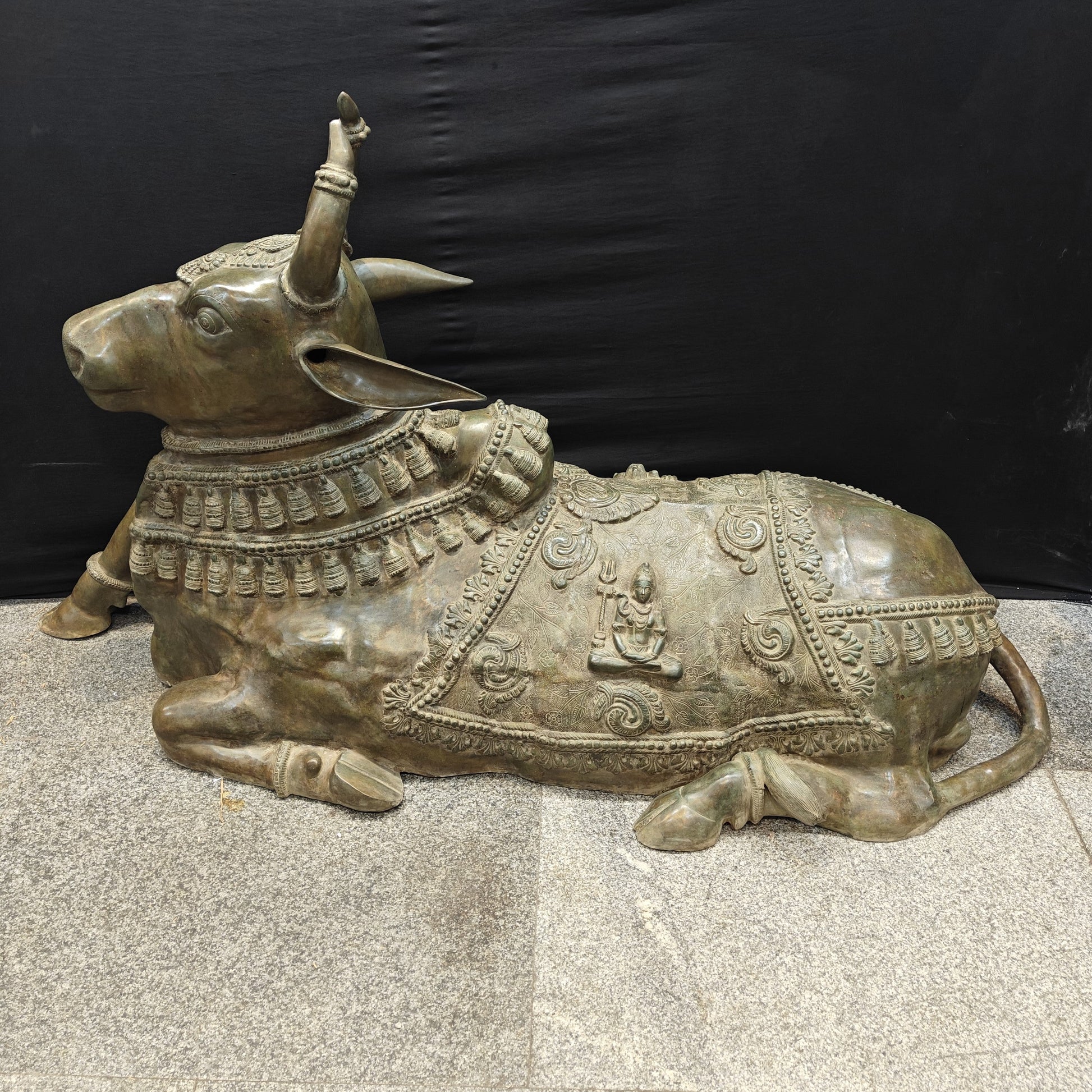 Brass Large Nandi Idol Antique Patina Finish 83 inches - Image 4