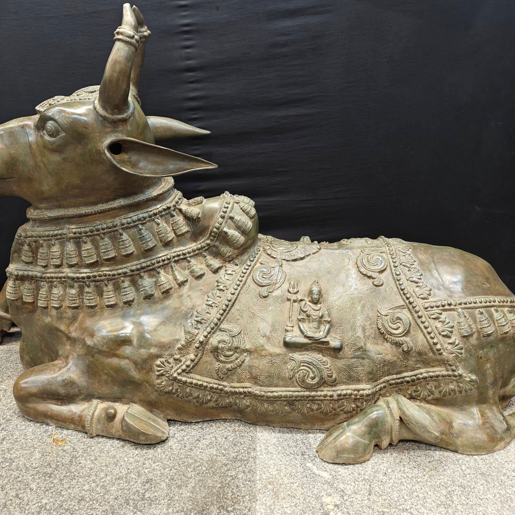 Brass Large Nandi Idol Antique Patina Finish 83 inches - Image 6