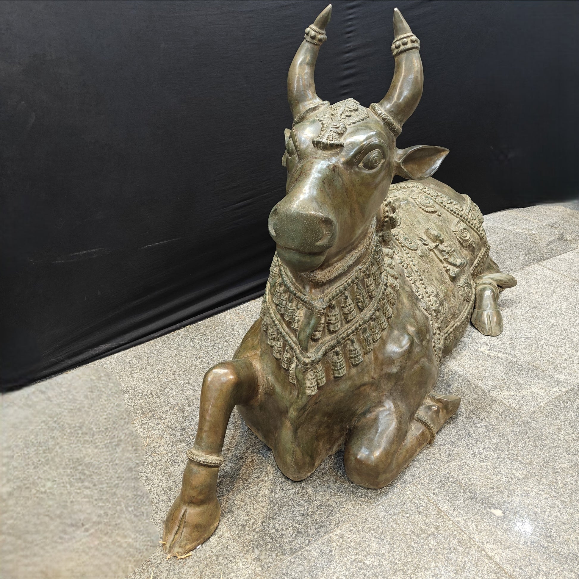 Brass Large Nandi Idol Antique Patina Finish 83 inches - Image 8