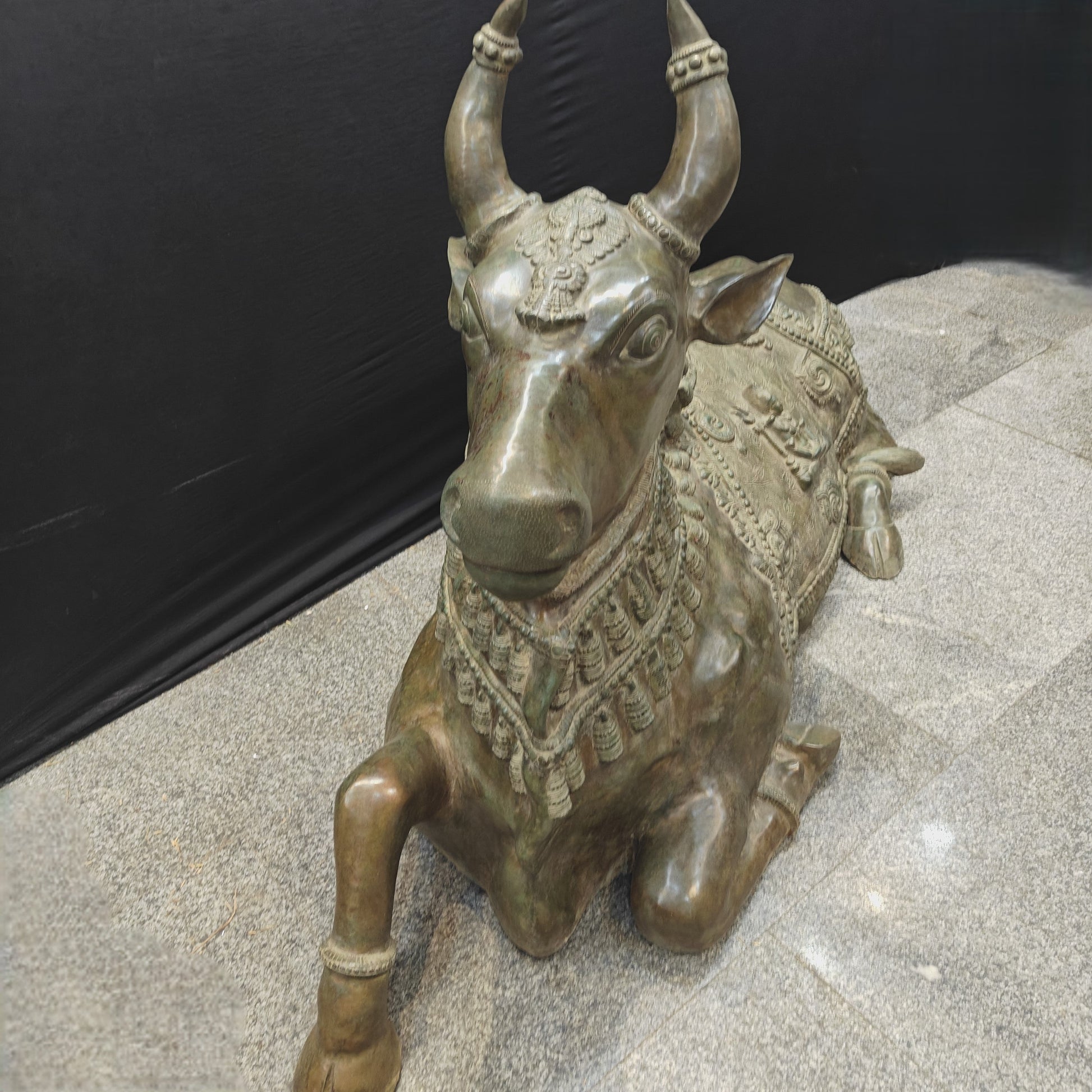 Brass Large Nandi Idol Antique Patina Finish 83 inches - Image 9