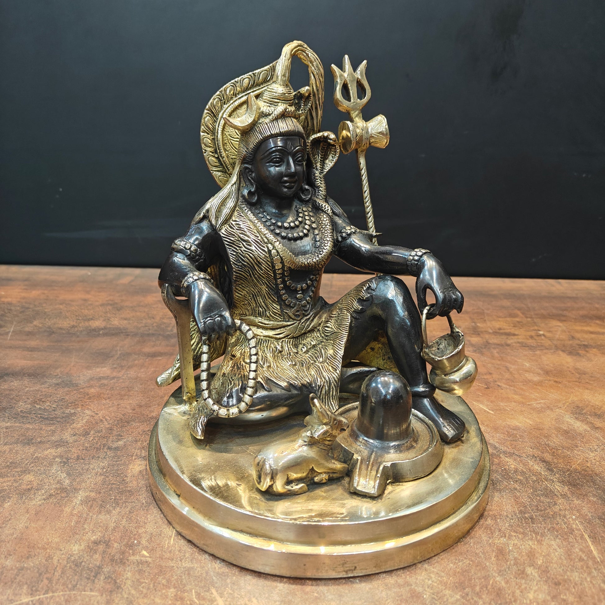 Brass Lord Shiva Idol With Nandi & Shiv Ling Black Gold Finish 9 Inch - Image 4