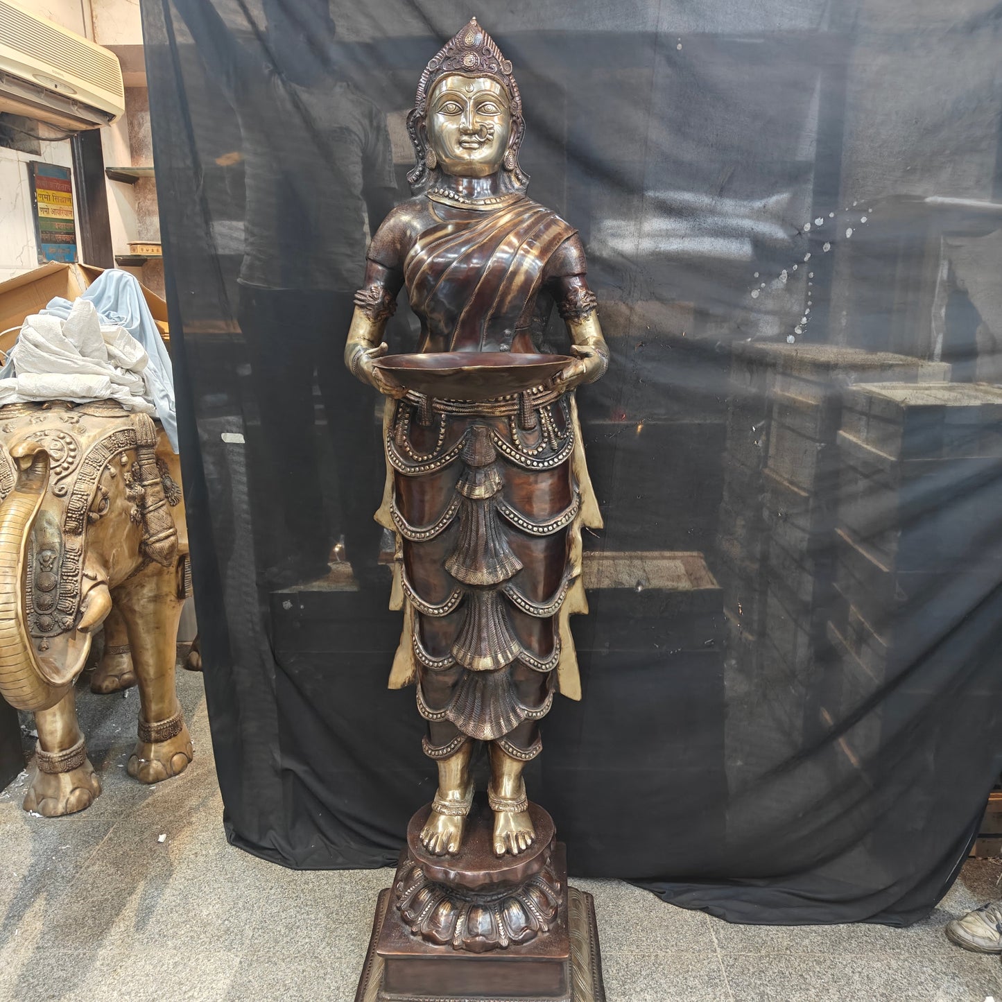 Brass Large Deep Lady Statue Deeplakshmi Sculpture 81 Inches