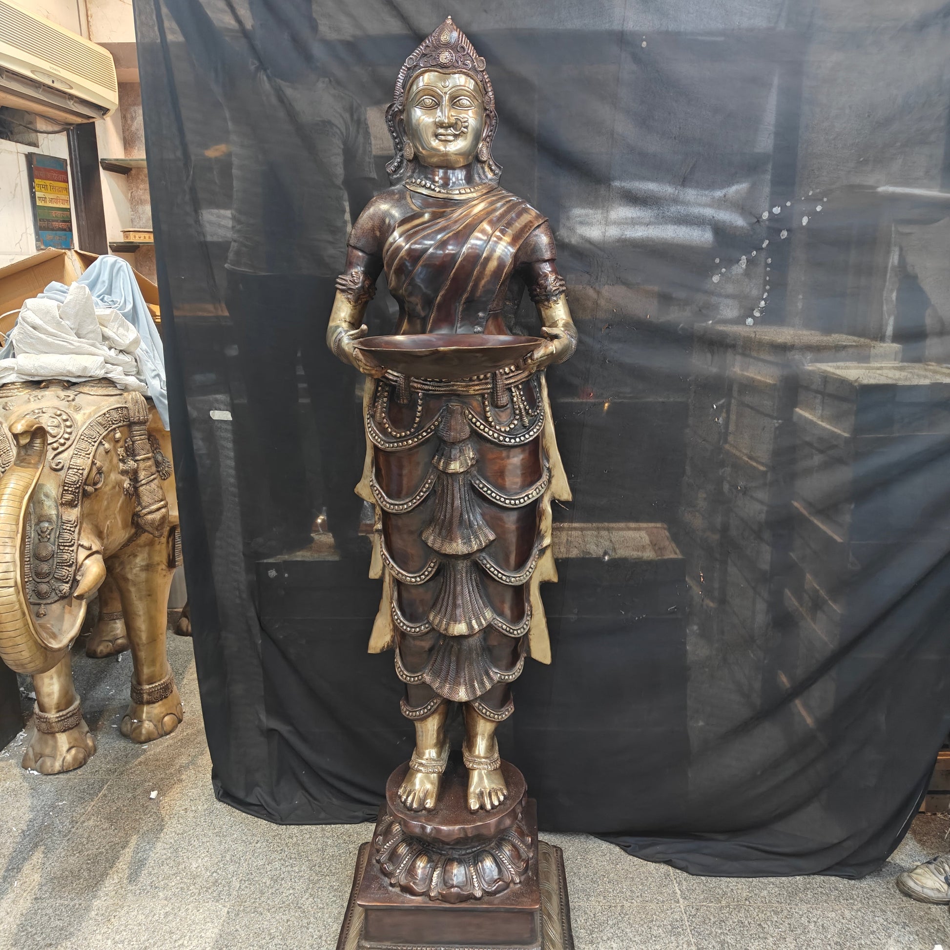 Brass Large Deep Lady Statue Deeplakshmi Sculpture 81 Inches - Image 7