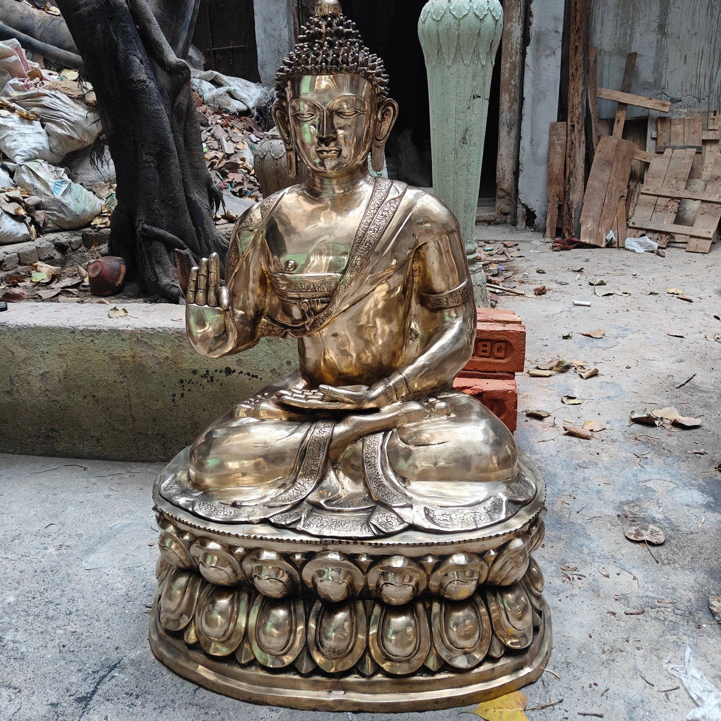 Brass Large Blessing Buddha Statue For Decor Showpiece 4 Feet