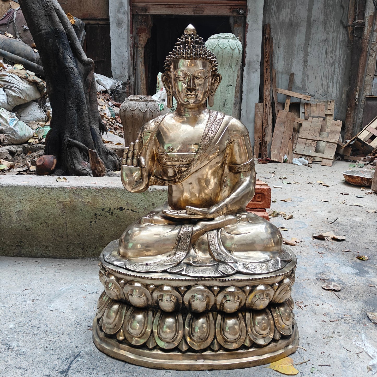 Brass Large Blessing Buddha Statue For Decor Showpiece 4 Feet