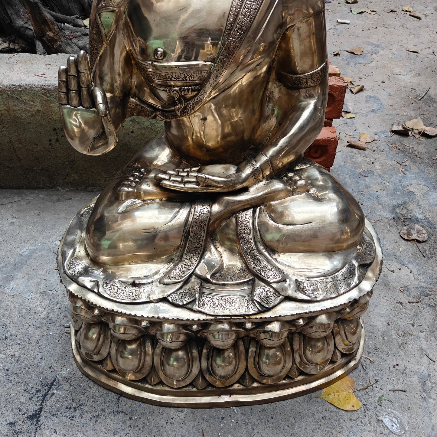 Brass Large Blessing Buddha Statue For Decor Showpiece 4 Feet