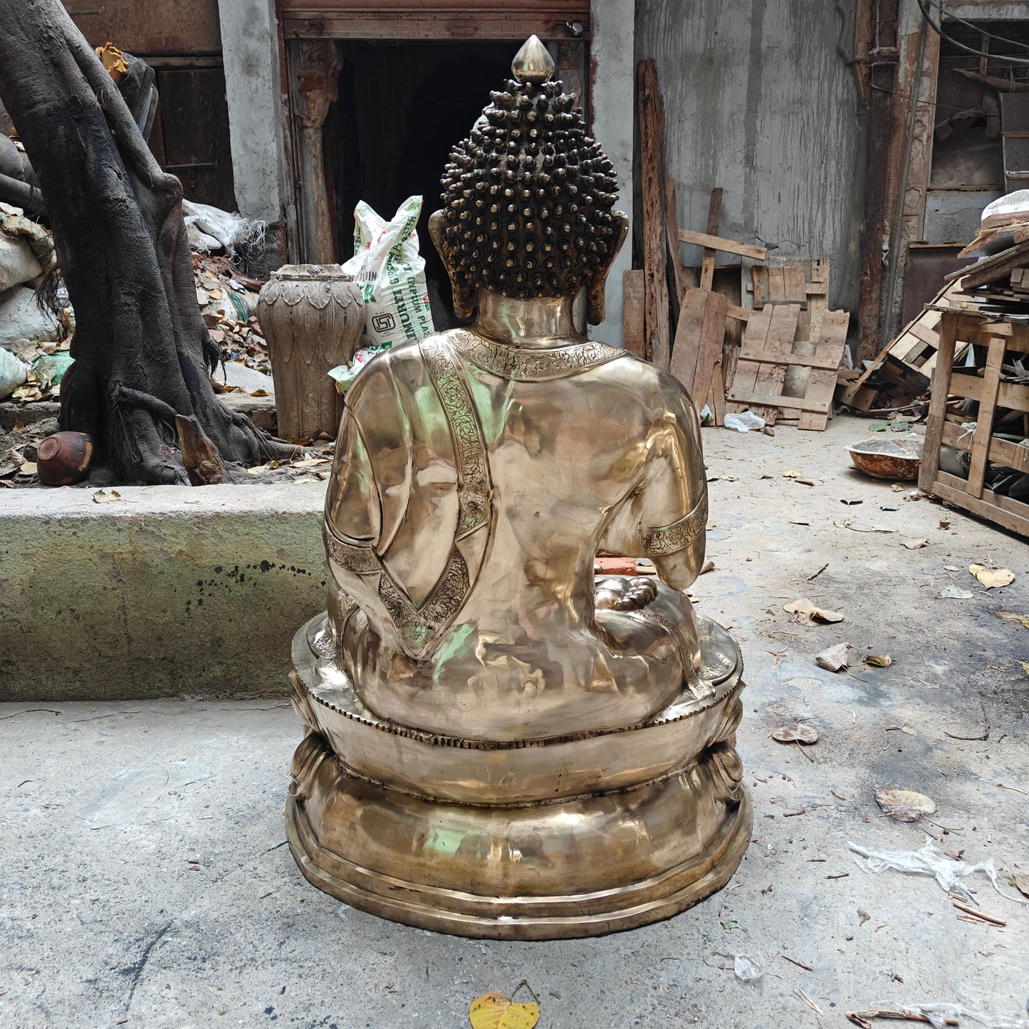 Brass Large Blessing Buddha Statue For Decor Showpiece 4 Feet