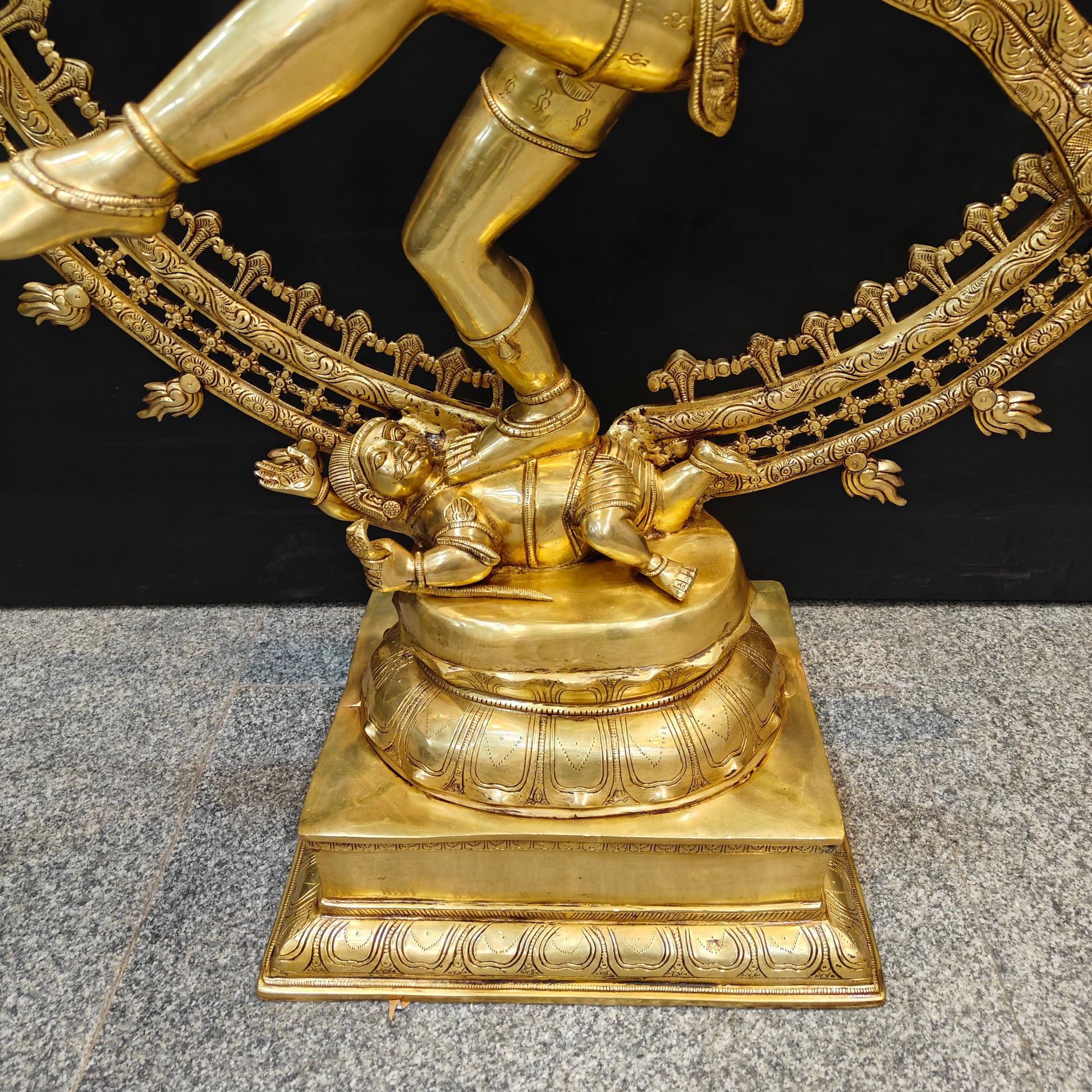 Brass Nataraja Statue as Dancing Shiva Golden Finish 4 Feet - Image 9