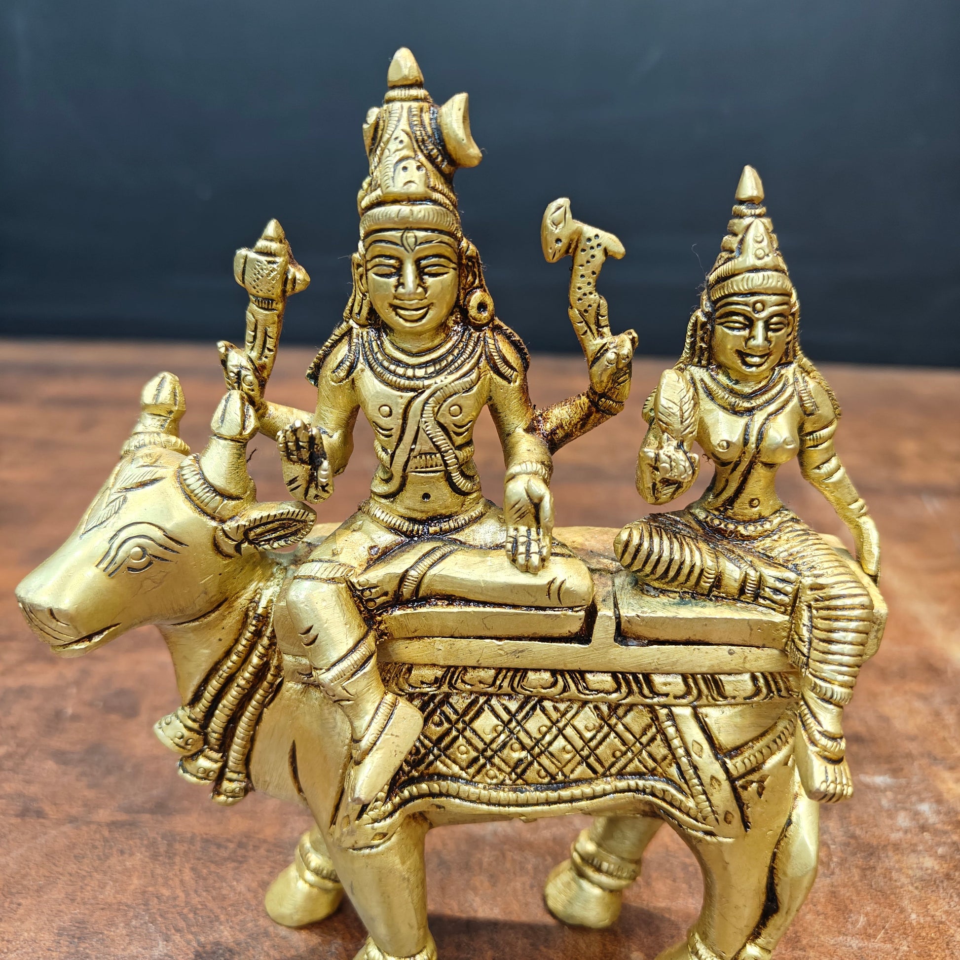 Brass Fine Exquisite Shiva Parvati Statue Seated on Nandi 6.5 Inch - Image 2
