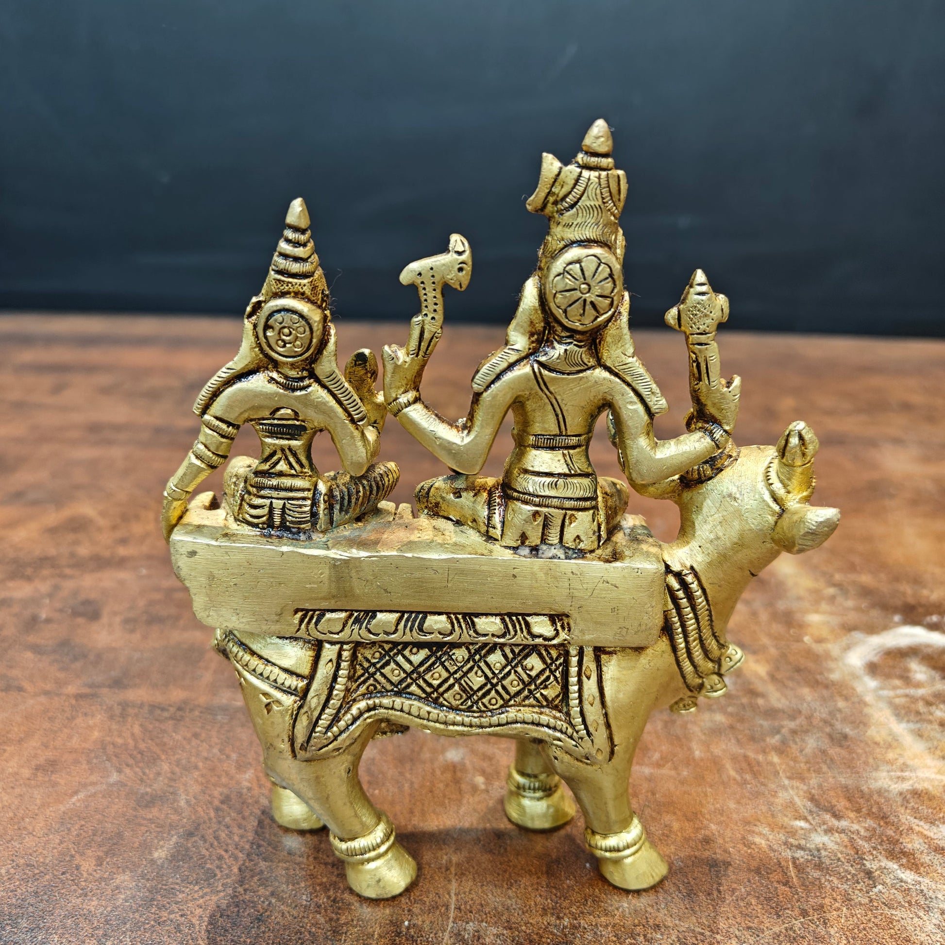 Brass Fine Exquisite Shiva Parvati Statue Seated on Nandi 6.5 Inch - Image 6