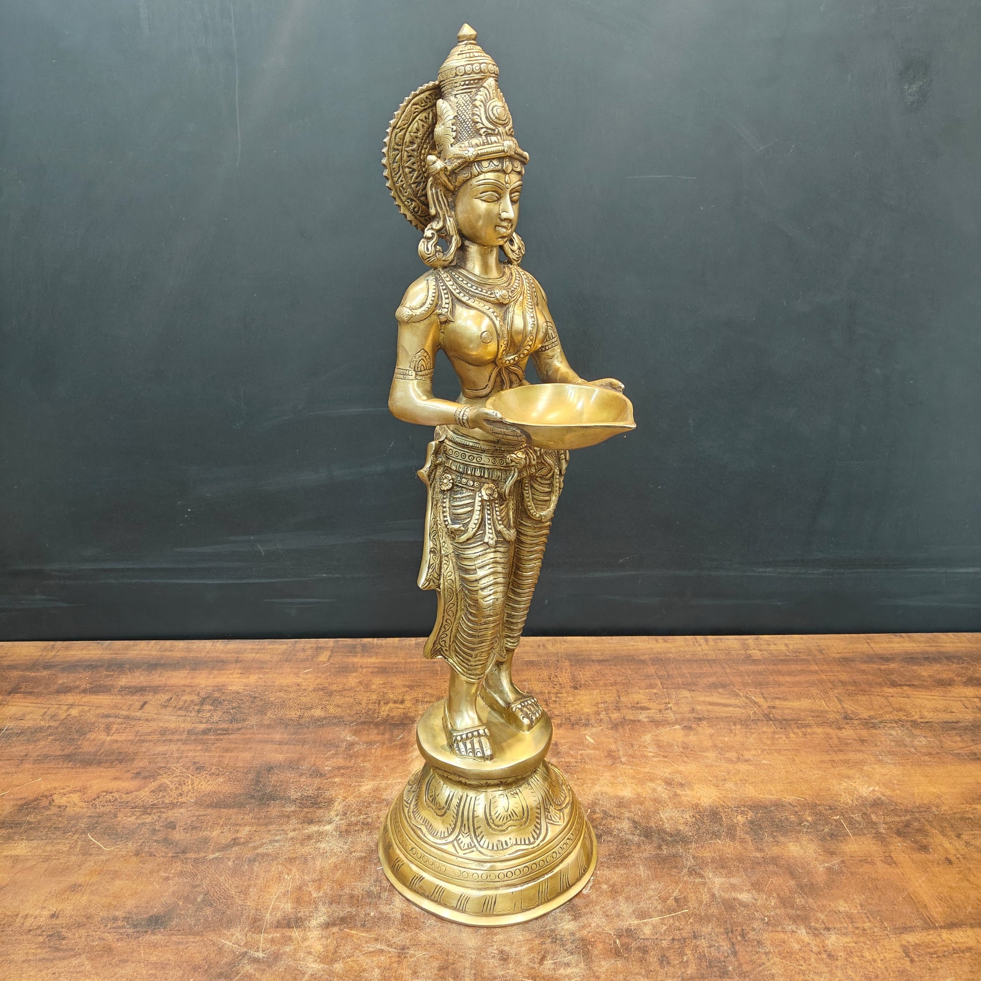 Brass Deeplakshmi Pavaai Vilakku Statue Showpiece For Home Decor 29 Inch - Image 3
