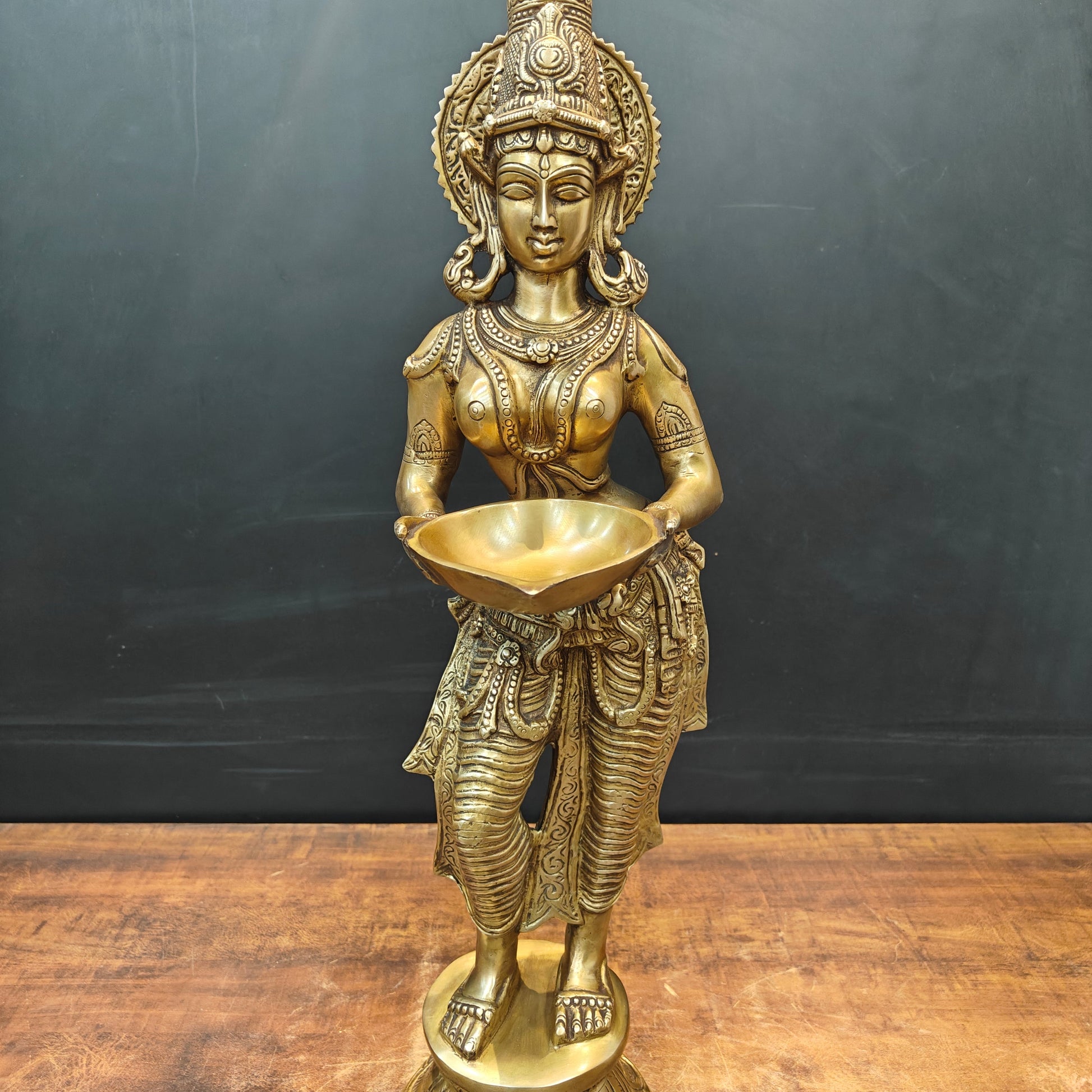 Brass Deeplakshmi Pavaai Vilakku Statue Showpiece For Home Decor 29 Inch - Image 4