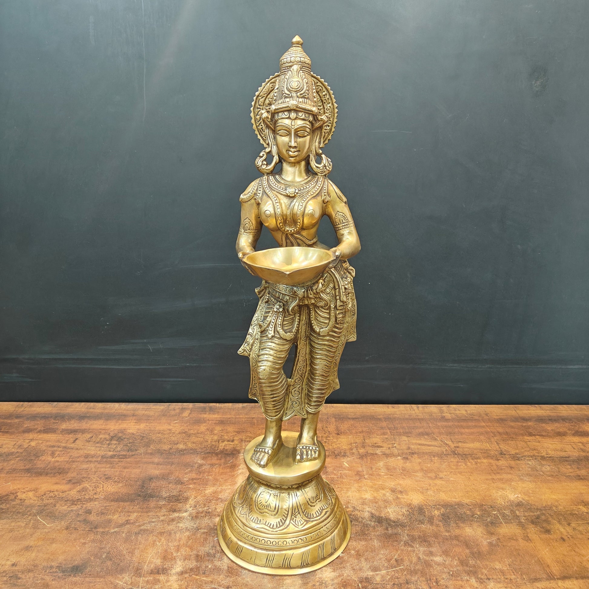 Brass Deeplakshmi Pavaai Vilakku Statue Showpiece For Home Decor 29 Inch - Image 6