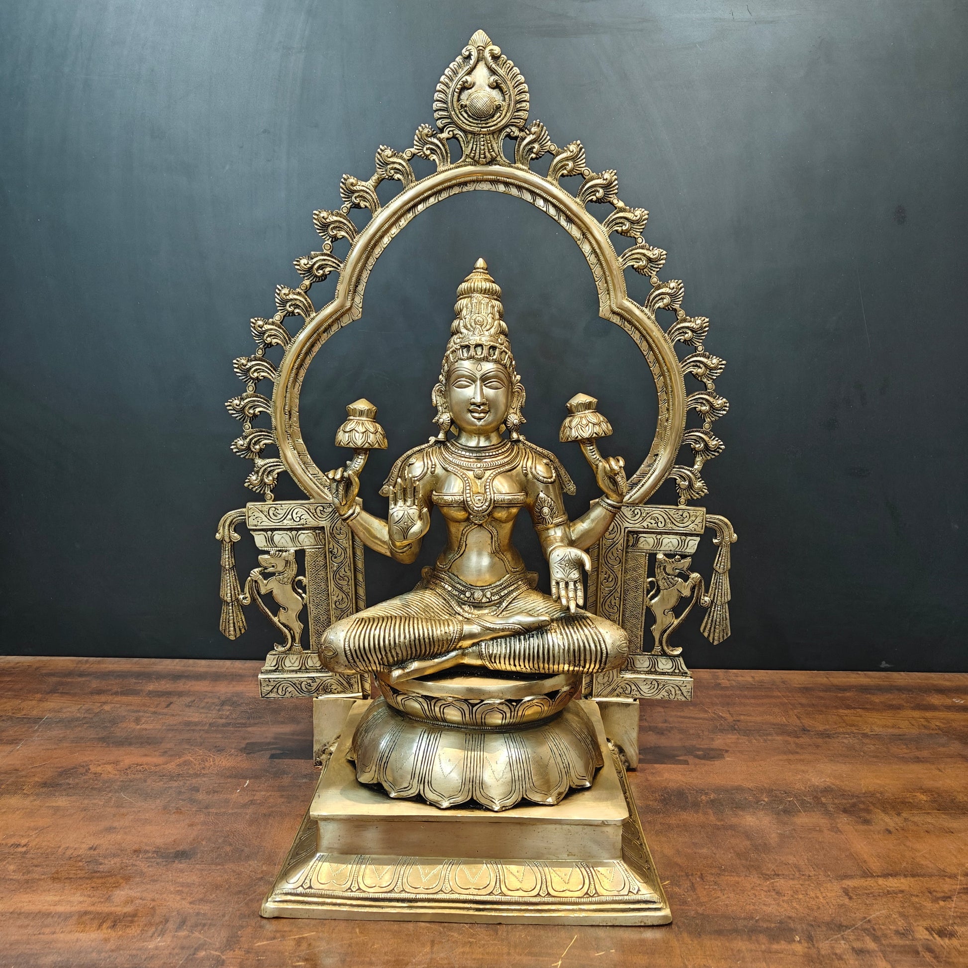 Brass Large Goddess Lakshmi Idol With Frame 32 Inch - Image 5