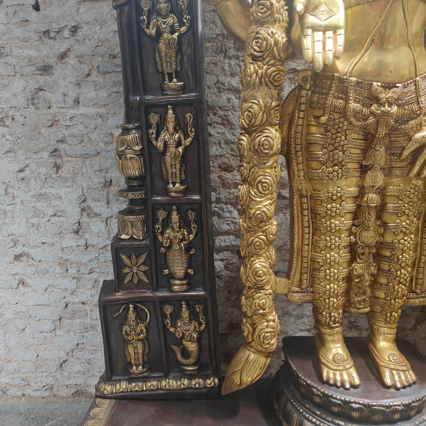 Brass Super Large Tirupati Balaji Venkateshvara Idol With Kirtimukha Throne 7.5 Feet