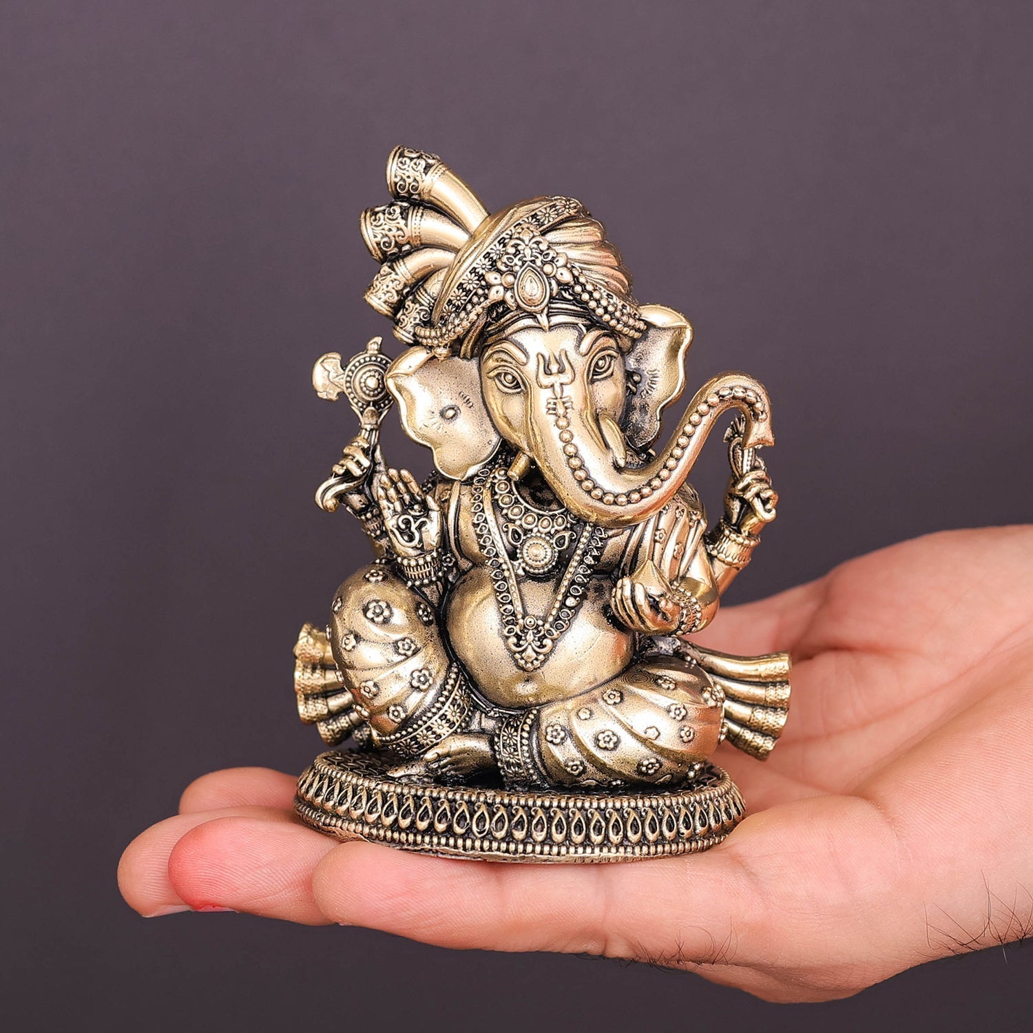 Brass Superfine Ganesha Idol Wearing a Turban 4 Inch - Image 3