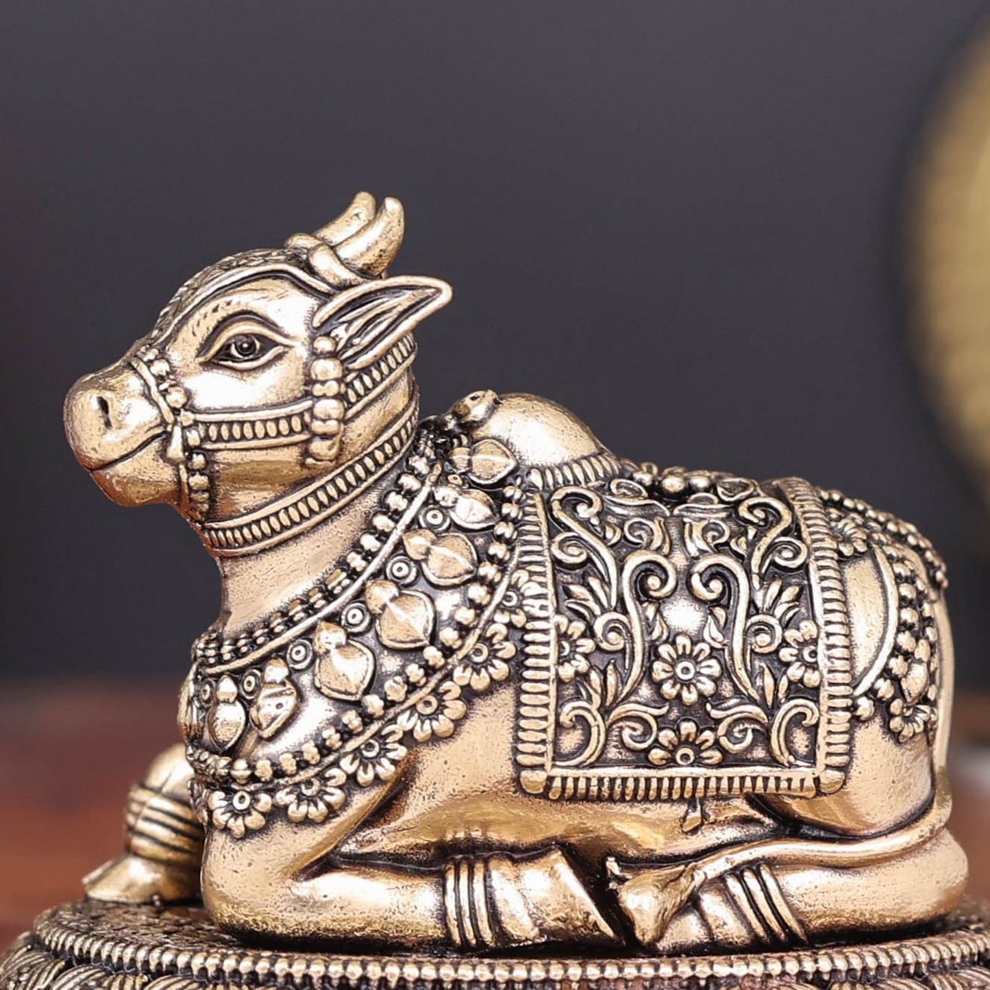 Brass Antique Nandi Statue 2.8"